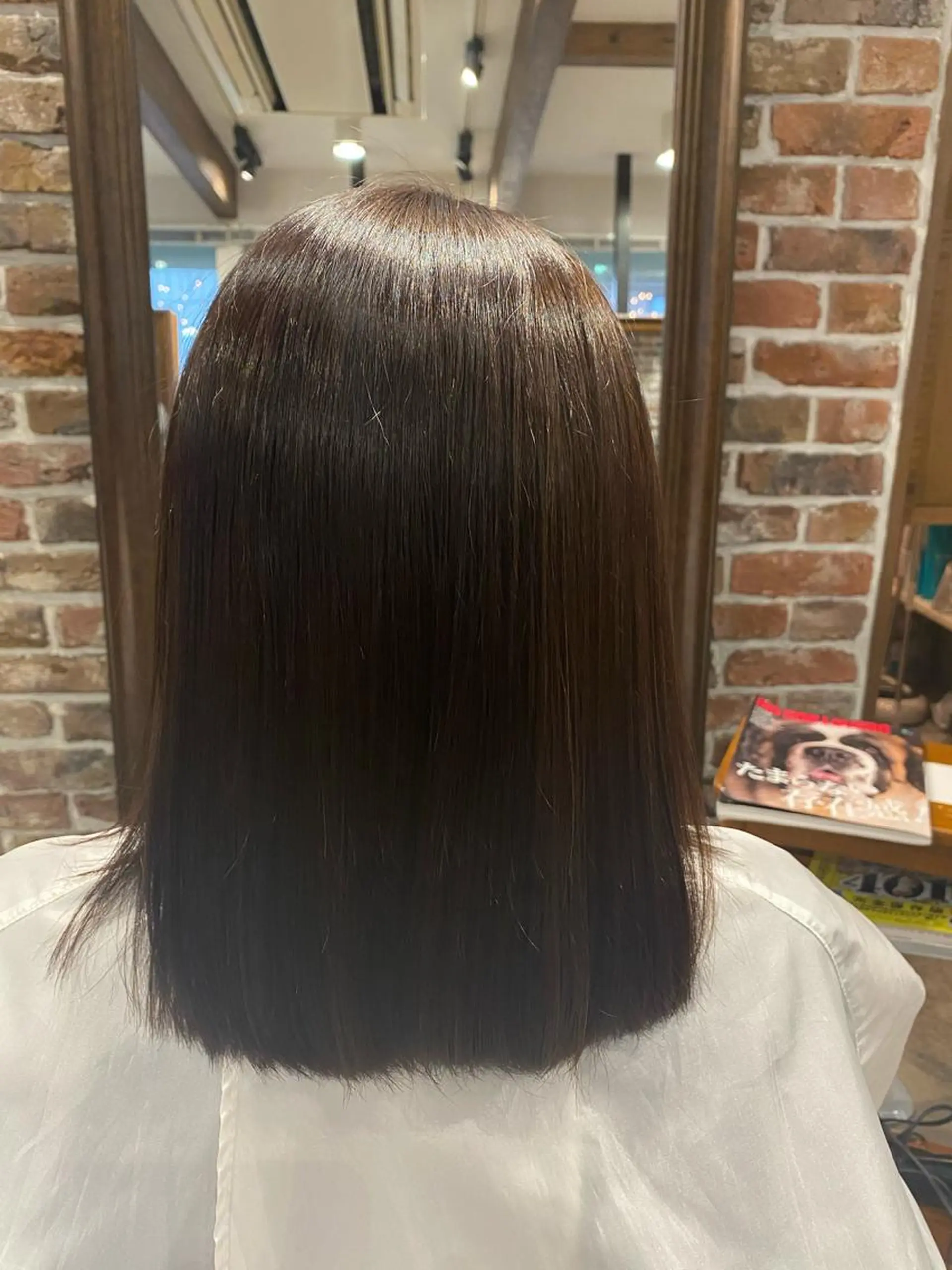 ミディアム カラー 沖田 舞衣のヘアスタイル