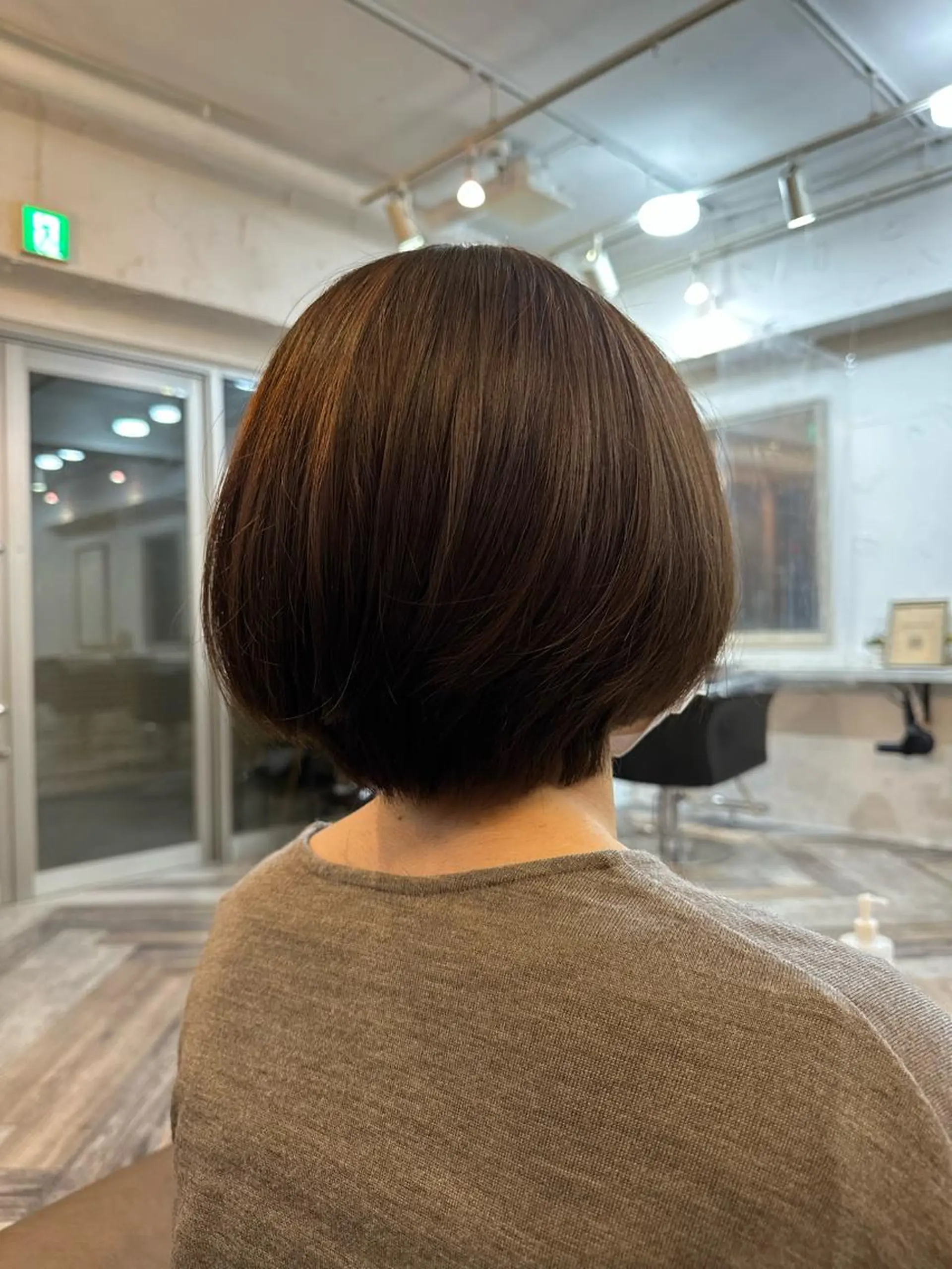 ショート カラー 庭山 理沙のヘアスタイル