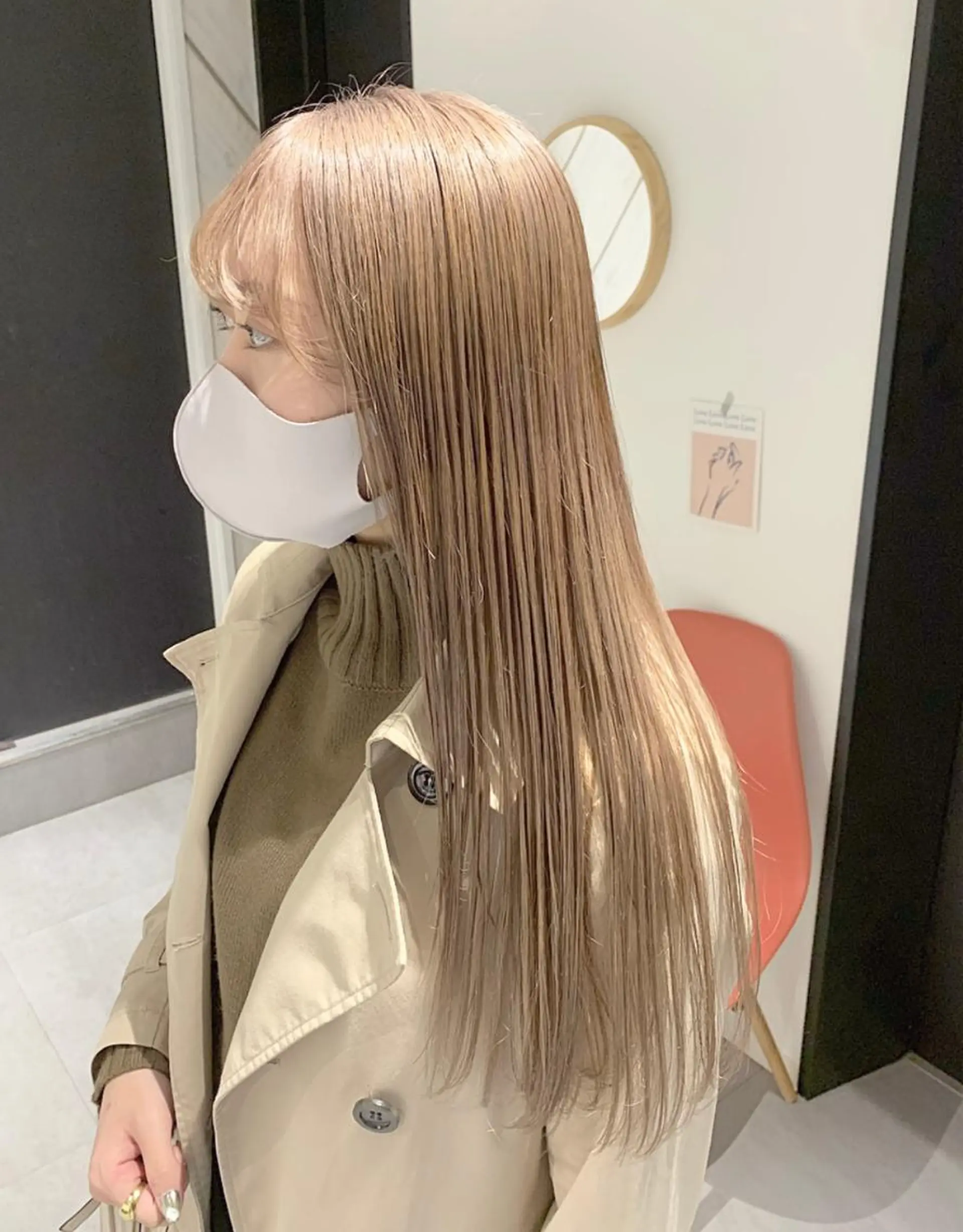 ロング カラー ベージュカラー ブリーチ ケアブリーチ ミルクティーベージュ ブリーチソムリエ認定 梅田茶屋町Eir辻のヘアスタイル