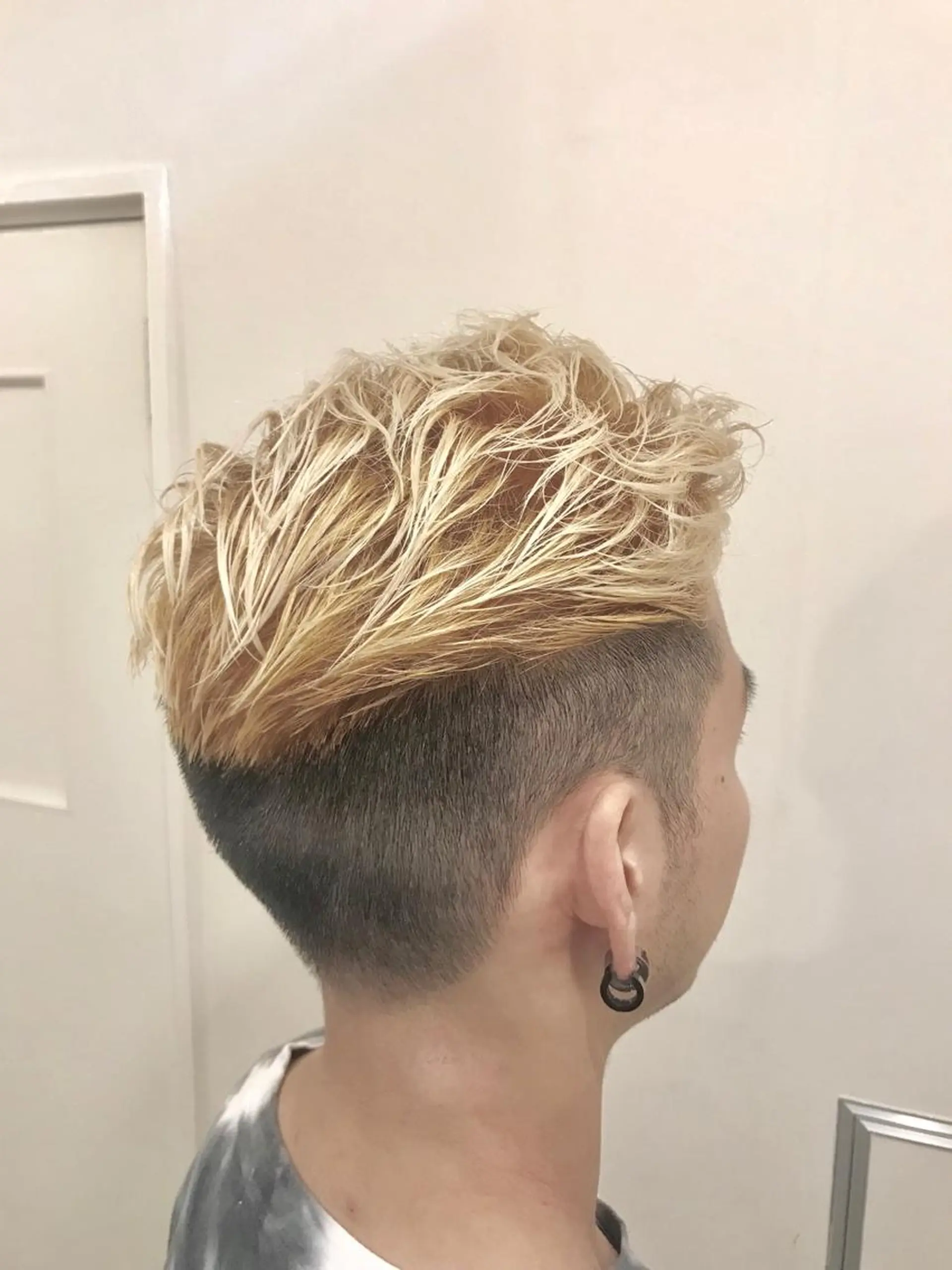 ショート カラー メンズ ベージュカラー カット ヘアカラー トリートメント Cecilhair セシルヘアー神戸元町のヘアスタイル