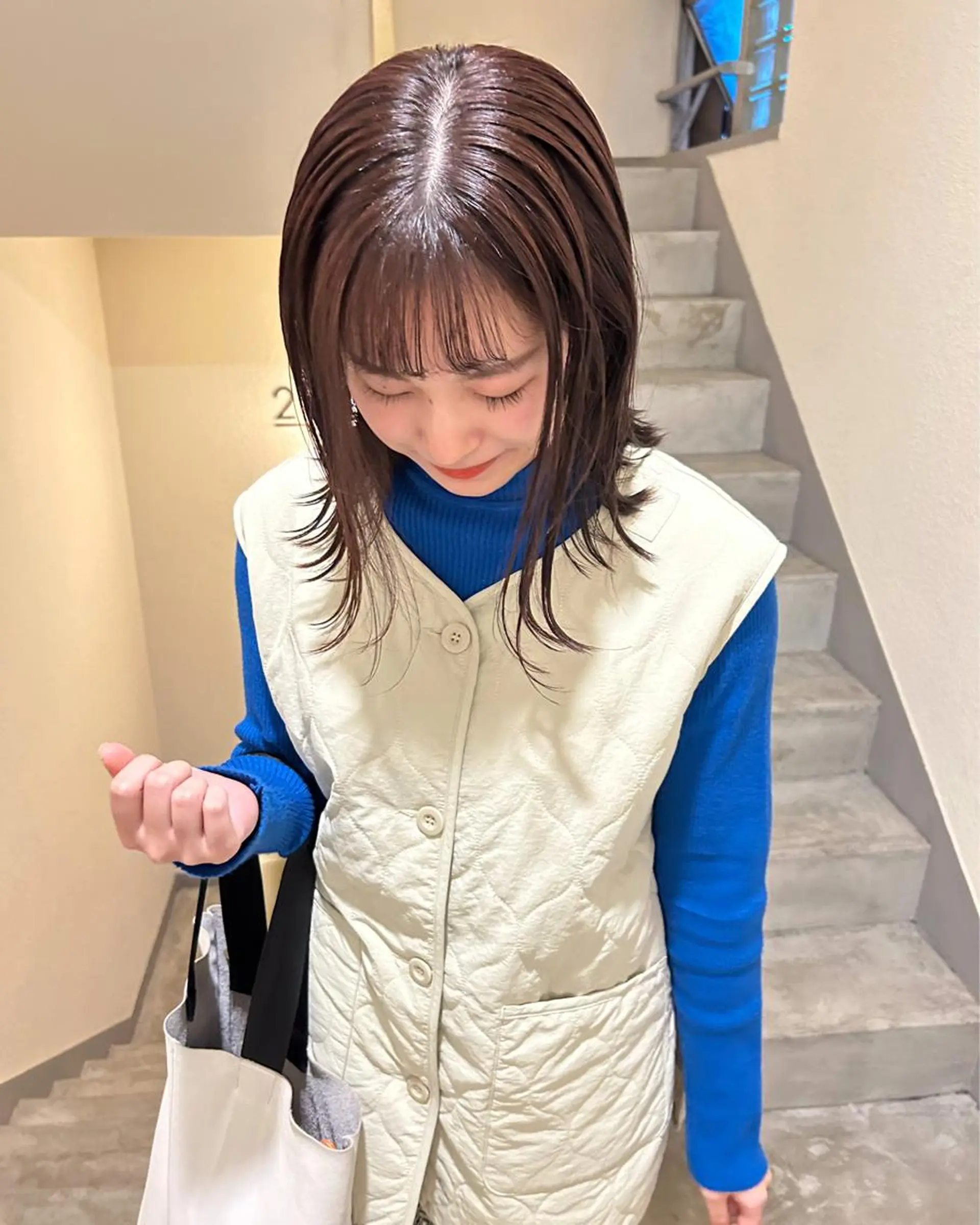 ミディアム 薄暮 マツイ　レンのヘアスタイル