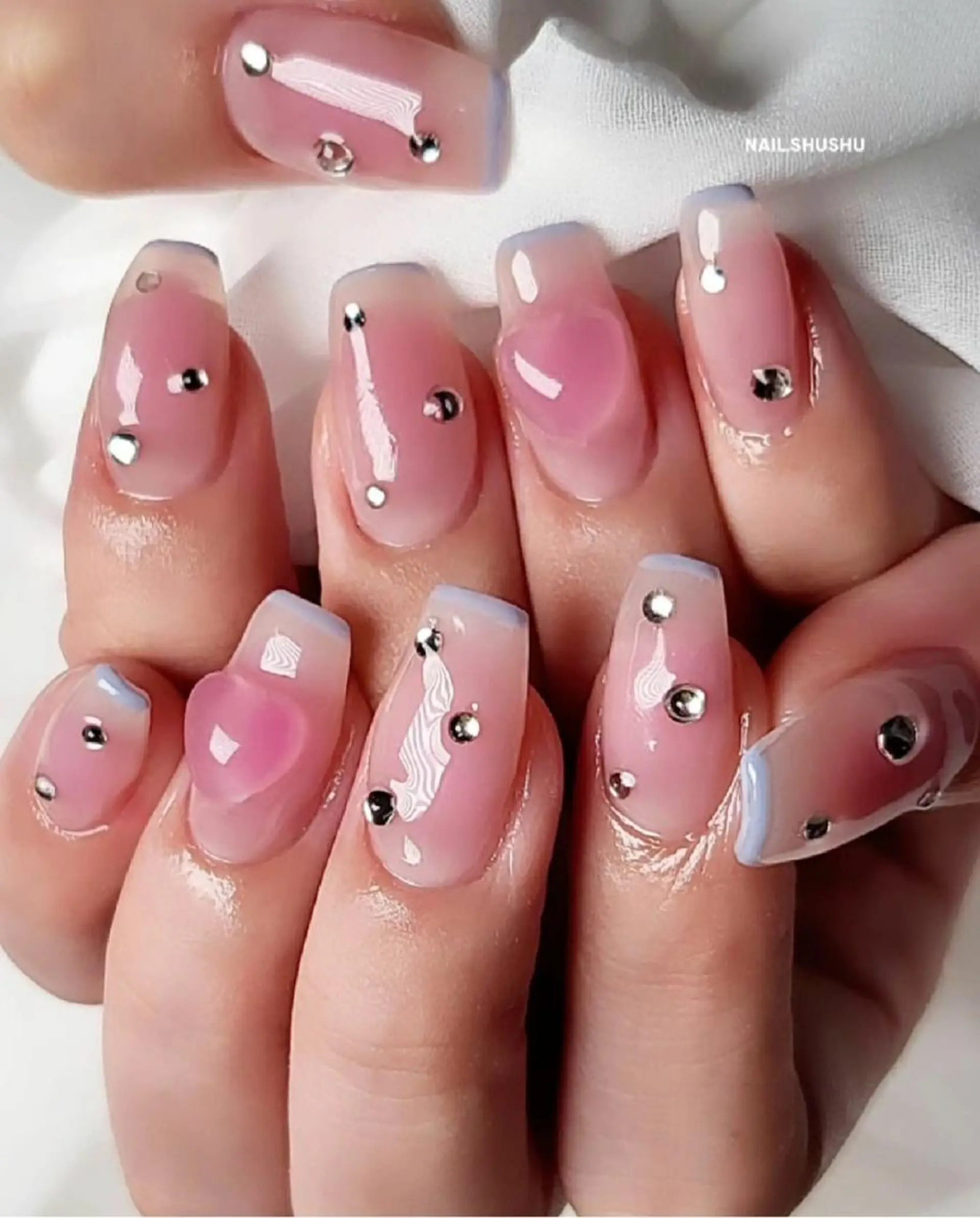 ネイル 持ち込み ニュアンスネイル ワンカラーネイル シンプルネイル 夏ネイル 3dパーツ/流行り 👧shushu❤️のネイルデザイン