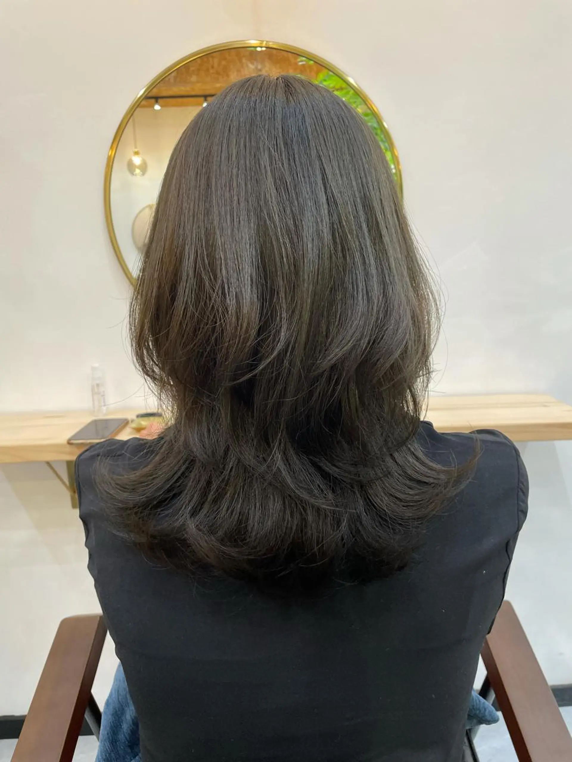 ミディアム カラー 高梨 菜々のヘアスタイル