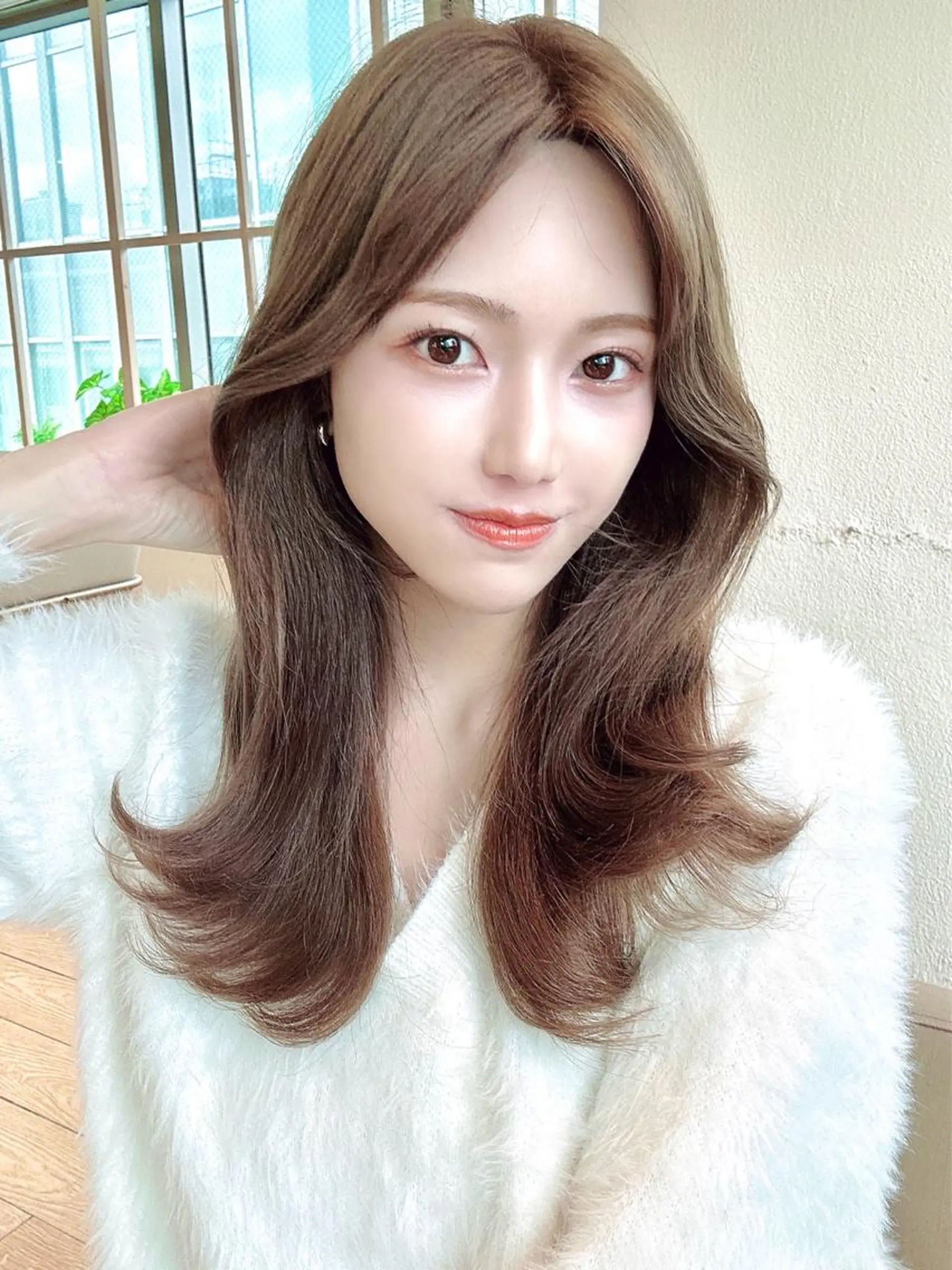 セミロング くびれヘア 顔まわりレイヤー 韓国風ヘア レイヤーカット 似合わせカット カット ヘアカラー トリートメント 市原 大翼のヘアスタイル