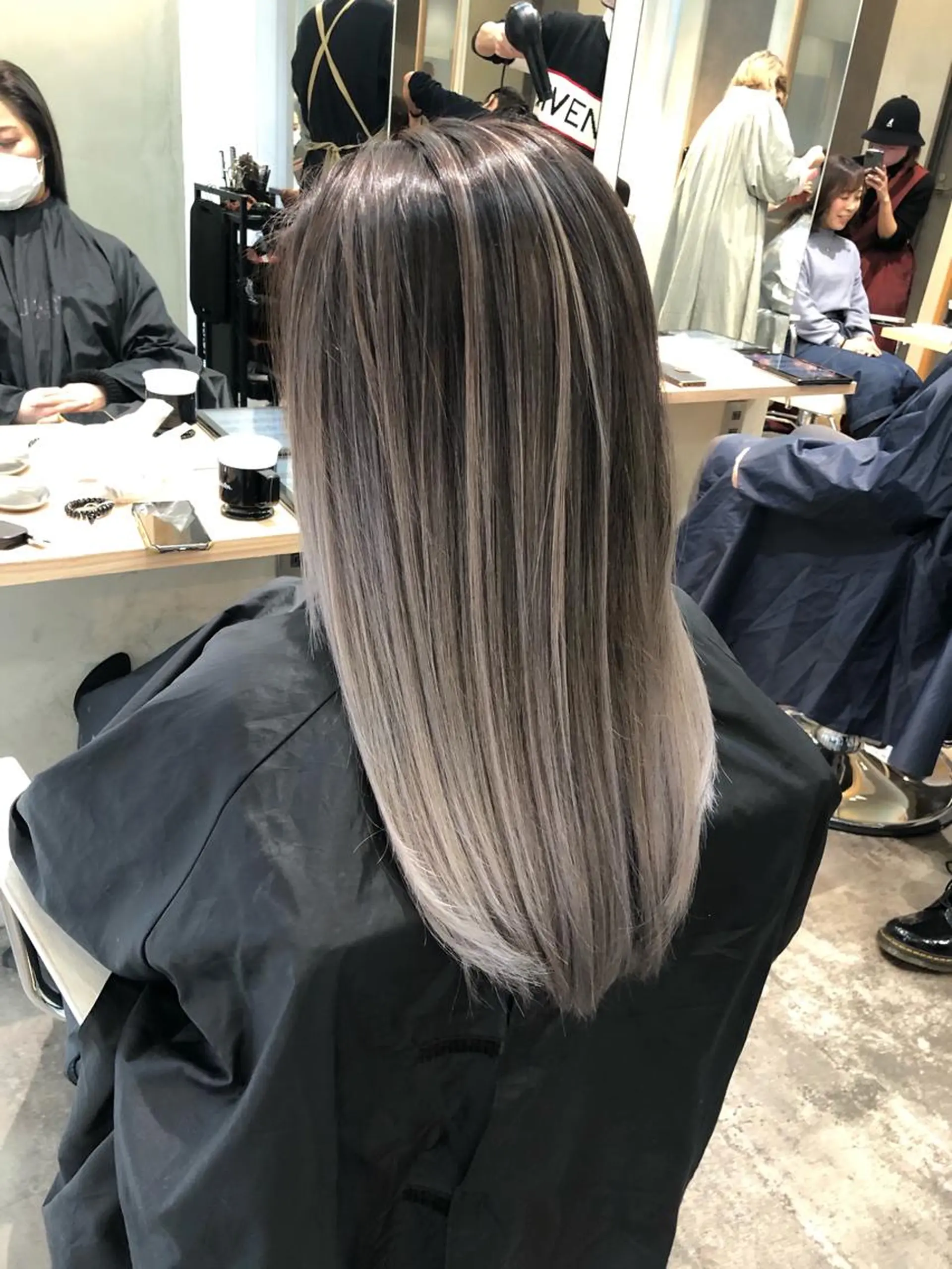 ミディアム トリートメント ヘアカラー 梅田/レイヤーカット /ミルクティーカラーのヘアスタイル