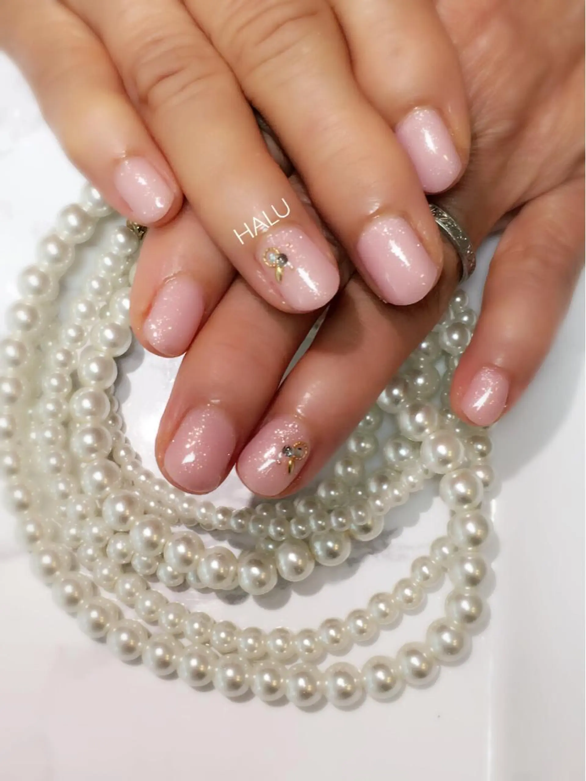 ネイル ラメ(グリッター) ワンカラーネイル ピンク ショートネイル HALU ハルのネイルデザイン