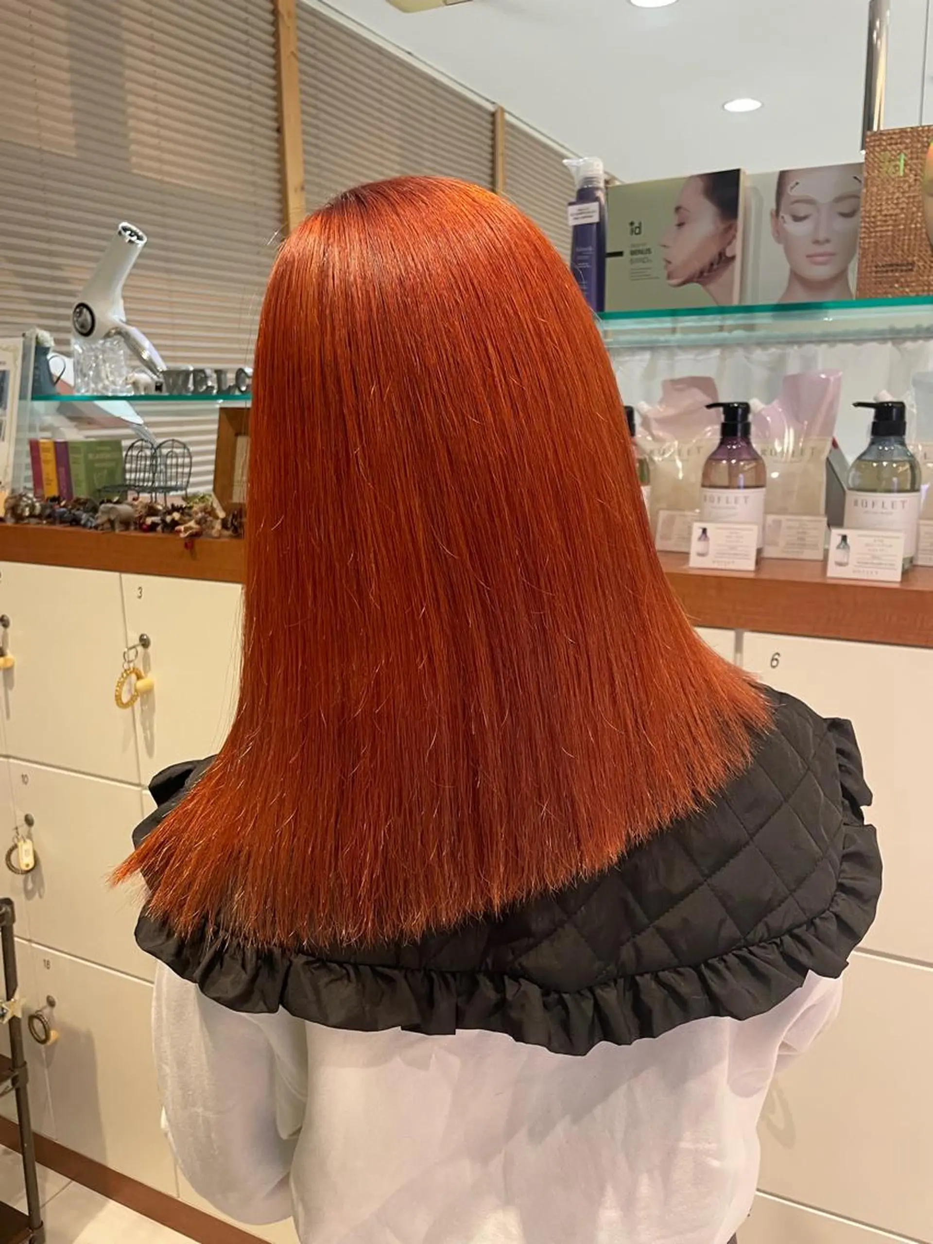 セミロング カラー like みやびのヘアスタイル