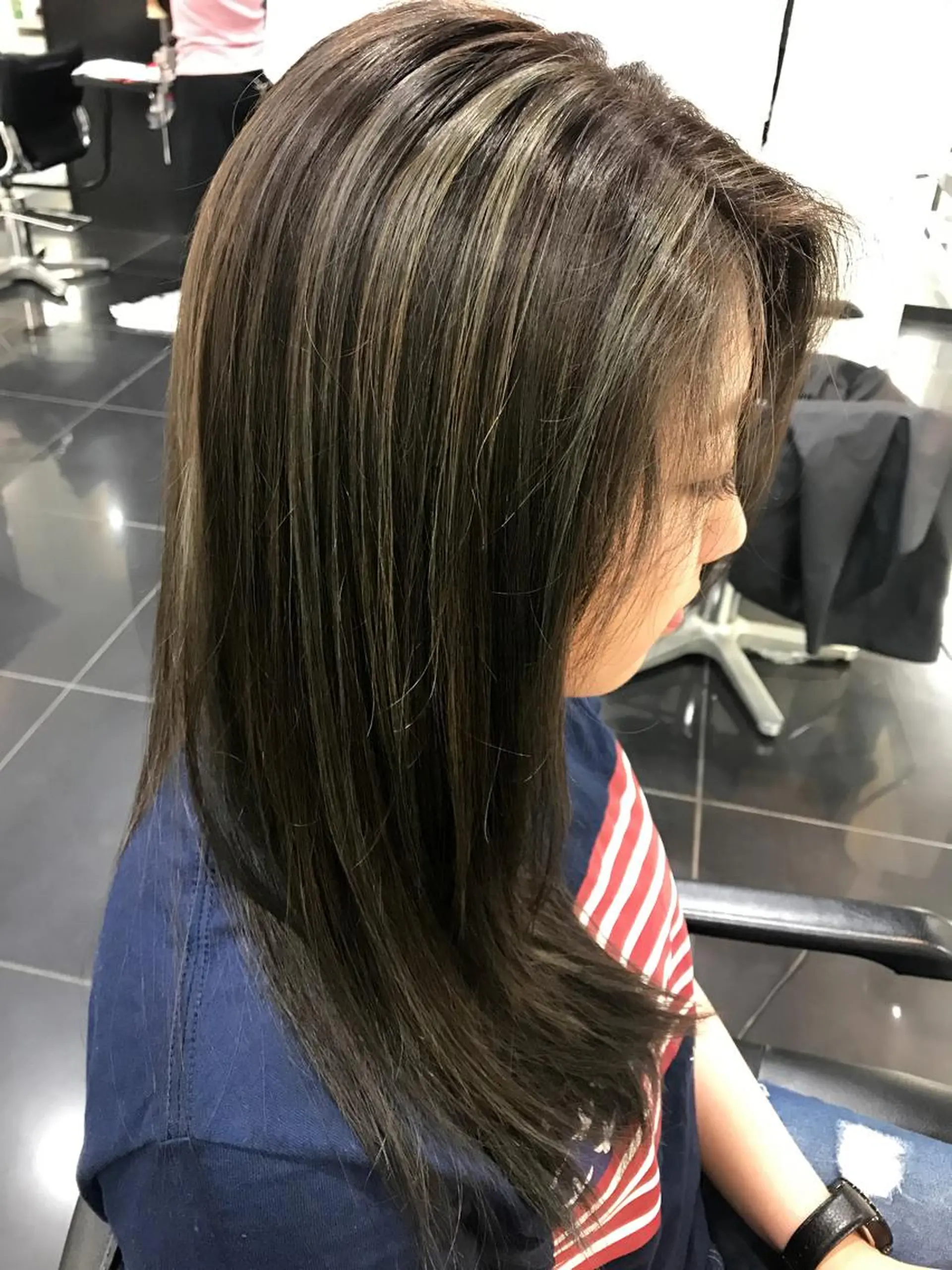 ロング カラー 関口 友行のヘアスタイル