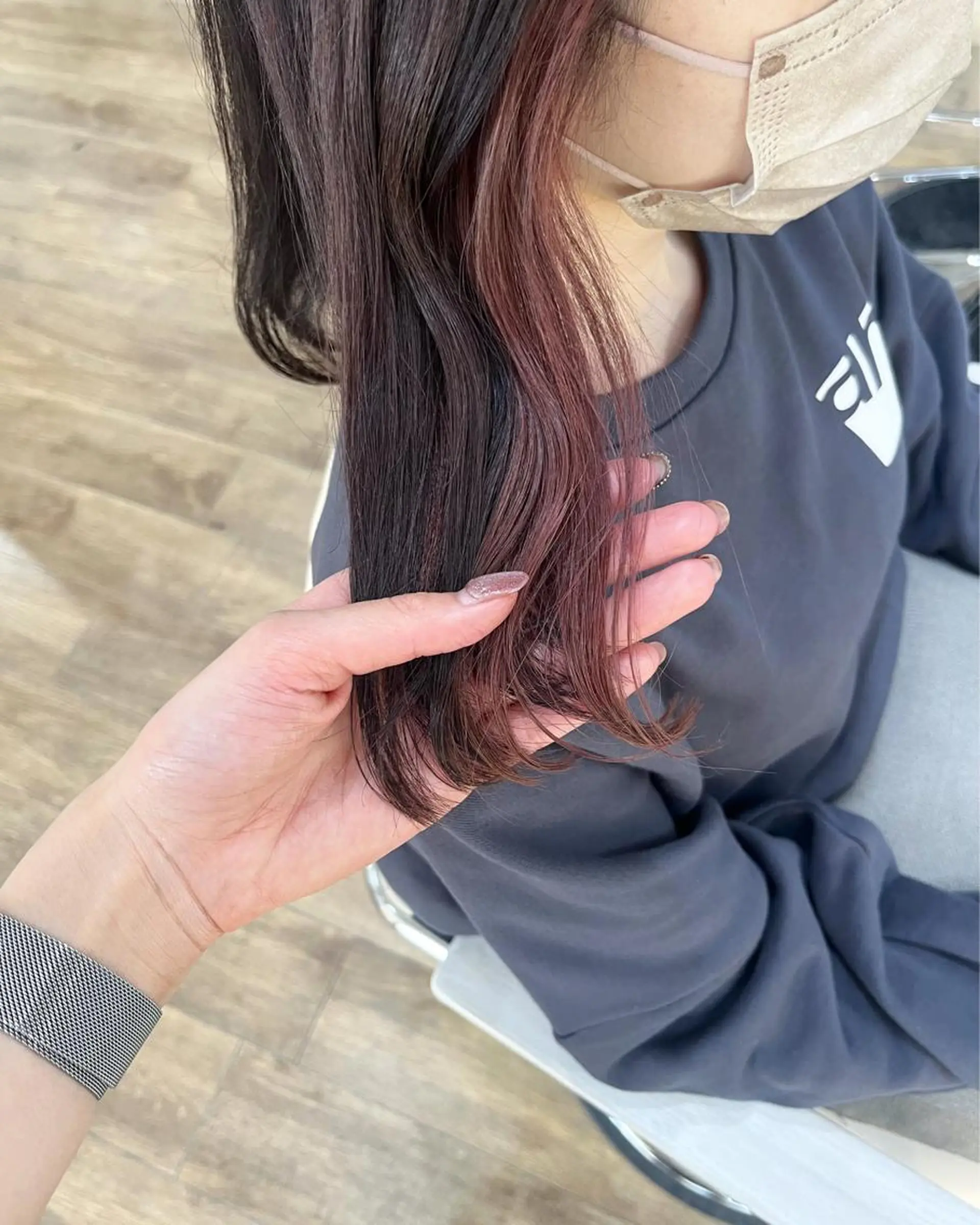 ミディアム カラー ネイル インナーカラー 春ネイル 𝗺𝗶𝗸𝘂♡ 似合わせ🎀のヘアスタイル