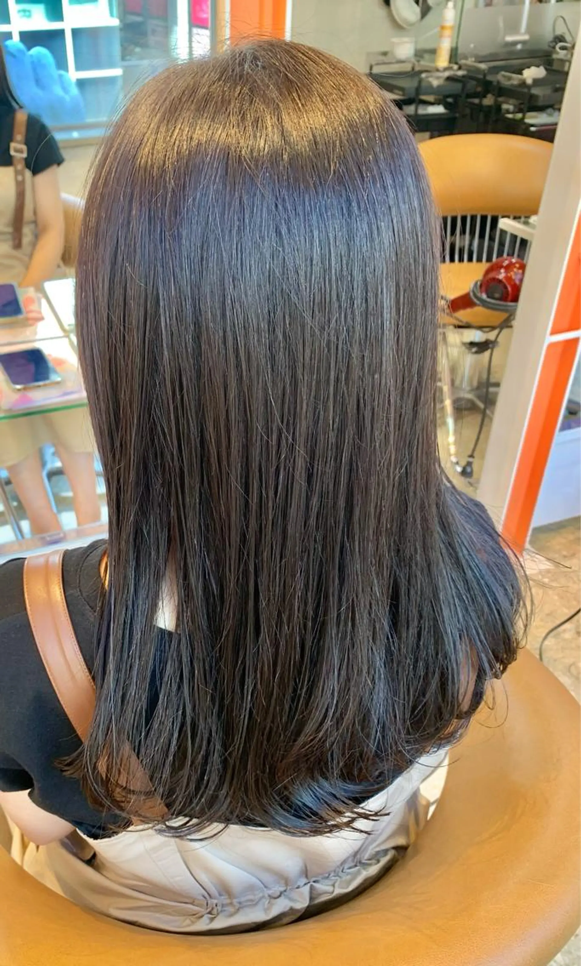 セミロング カラー うしだ かおるのヘアスタイル