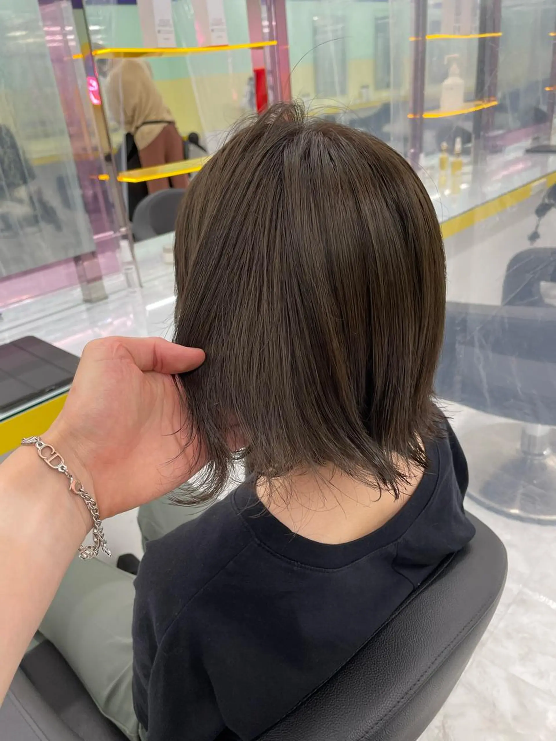 セミロング カラー パーマ ヘアアレンジ ネイル マツエク・マツパ 韓国風ベージュ🤎 赤みなし🌿横浜🤎のヘアスタイル