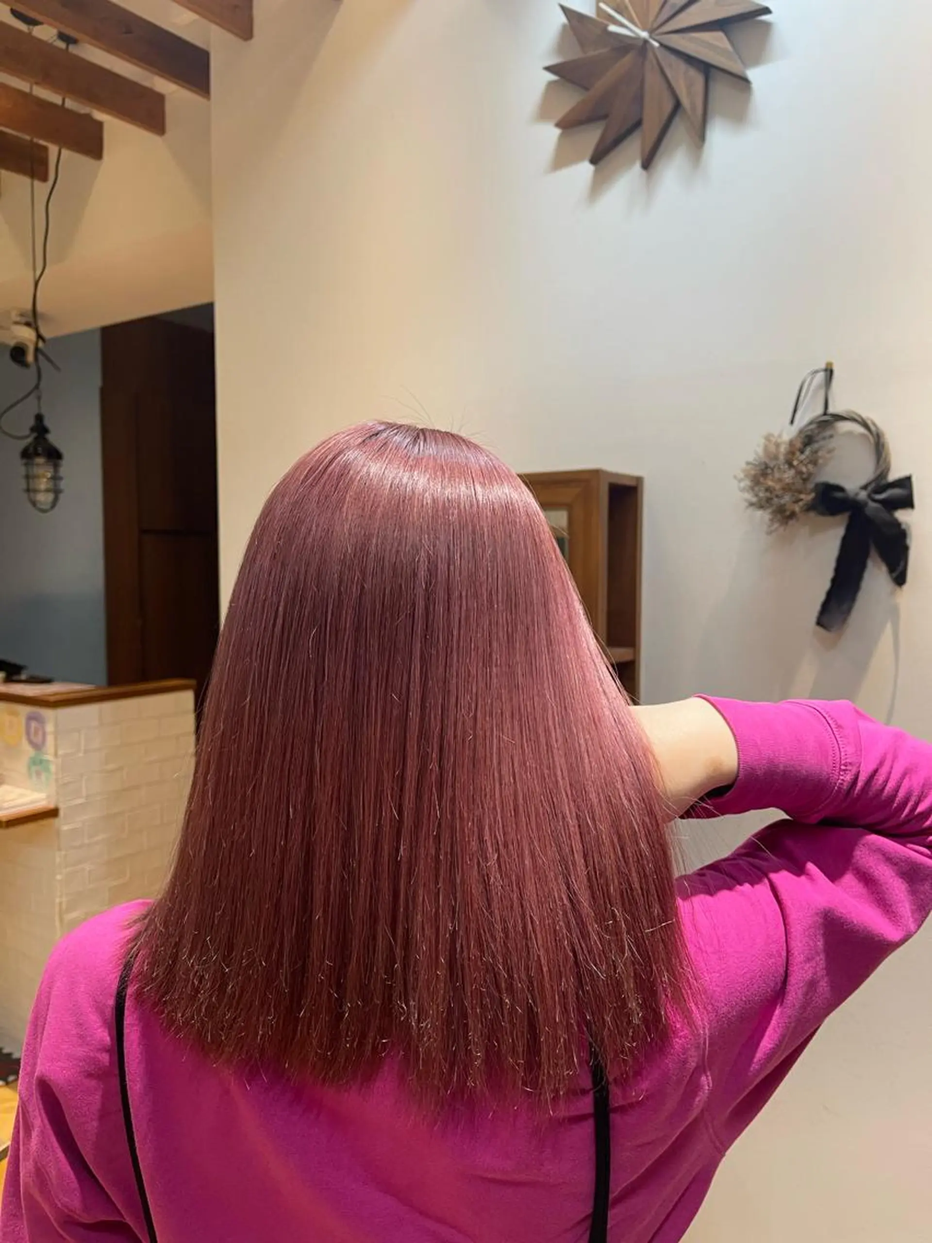 カラー バヤラー バイガルマーのヘアスタイル