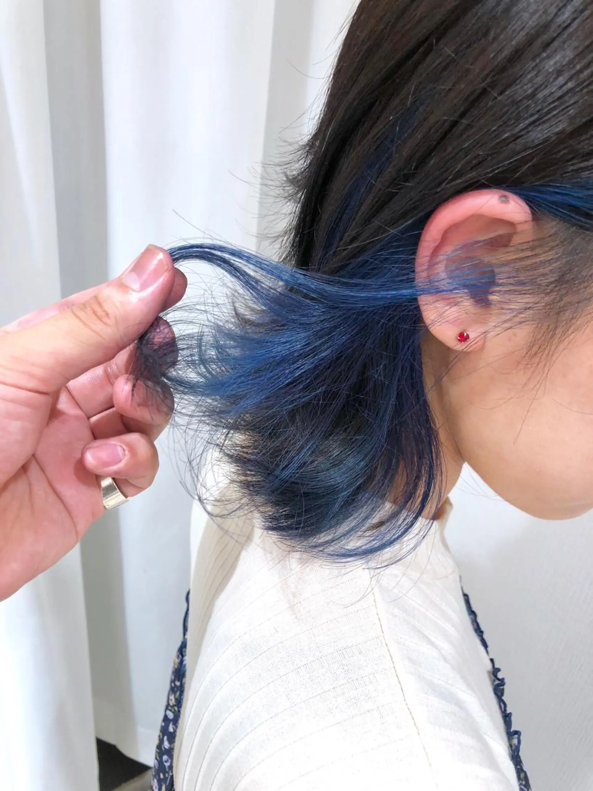 ミディアム カラー ヘアアレンジ ブルーカラー 境 健助のヘアスタイル