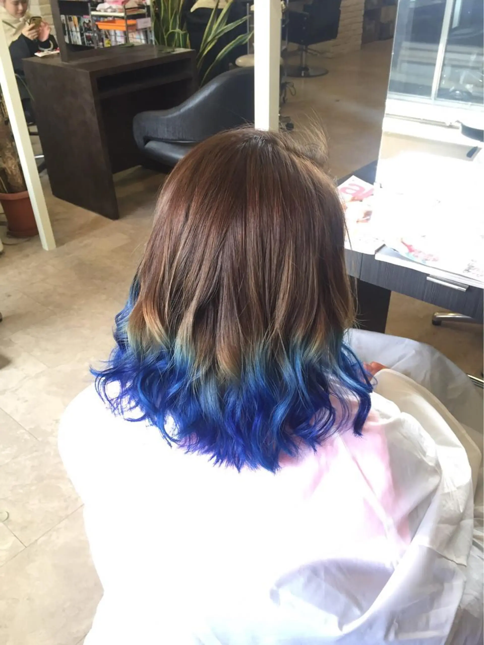 セミロング カラー ブルーカラー グラデーションカラー 💓シールエクステ ルミエールのヘアスタイル