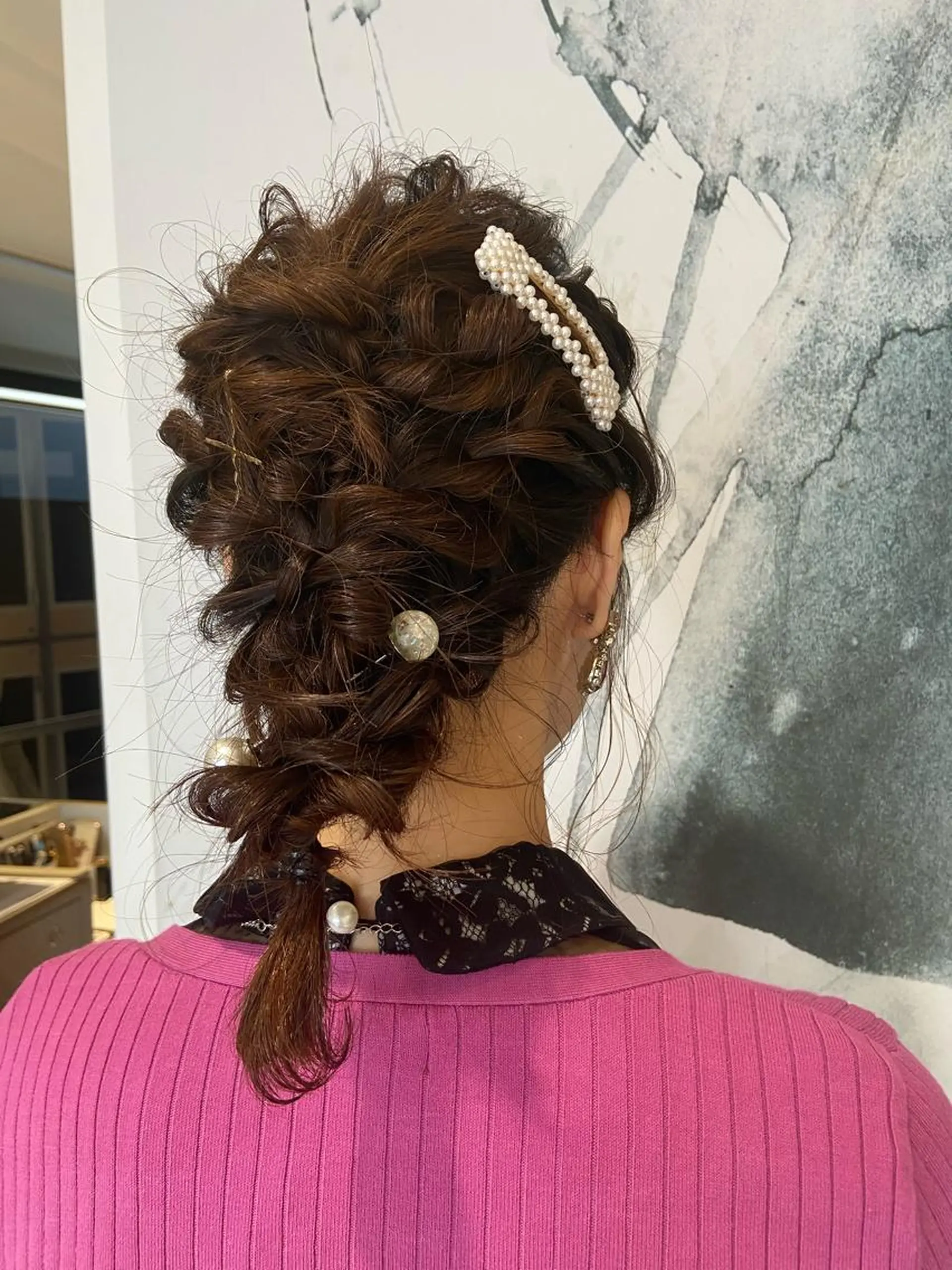 セミロング ヘアアレンジ 結婚式・ブライダル カジュアルを女っぽく 𝗮𝘆𝗮𝗰𝗼のヘアスタイル