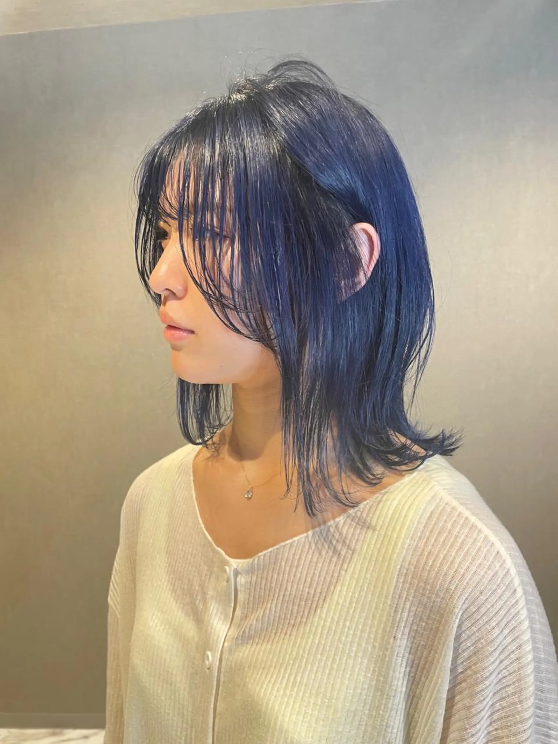 ミディアム カラー ネイビーカラー カット ヘアカラー トリートメント さと ちはるのヘアスタイル