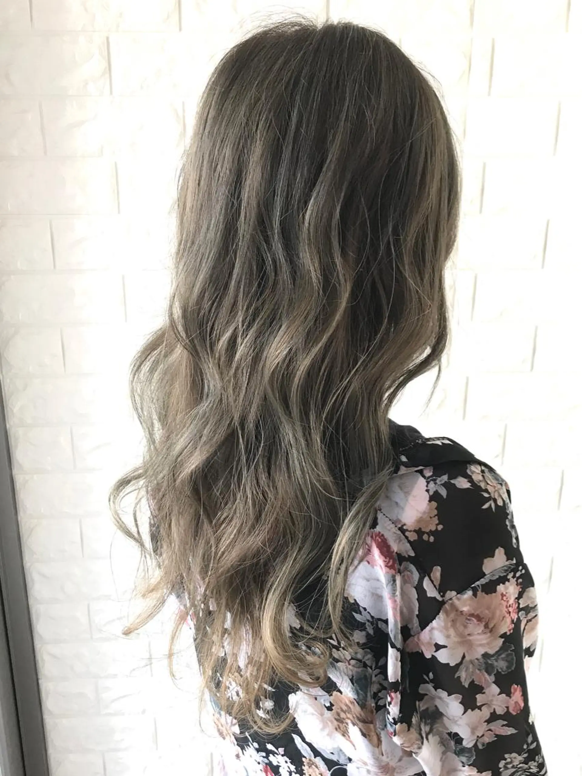 ロング カラー アッシュ アッシュグレー アッシュグレージュ 透明感カラー グレージュ カット ヘアカラー エイジングケア特化 美容師✂️山崎竜二のヘアスタイル