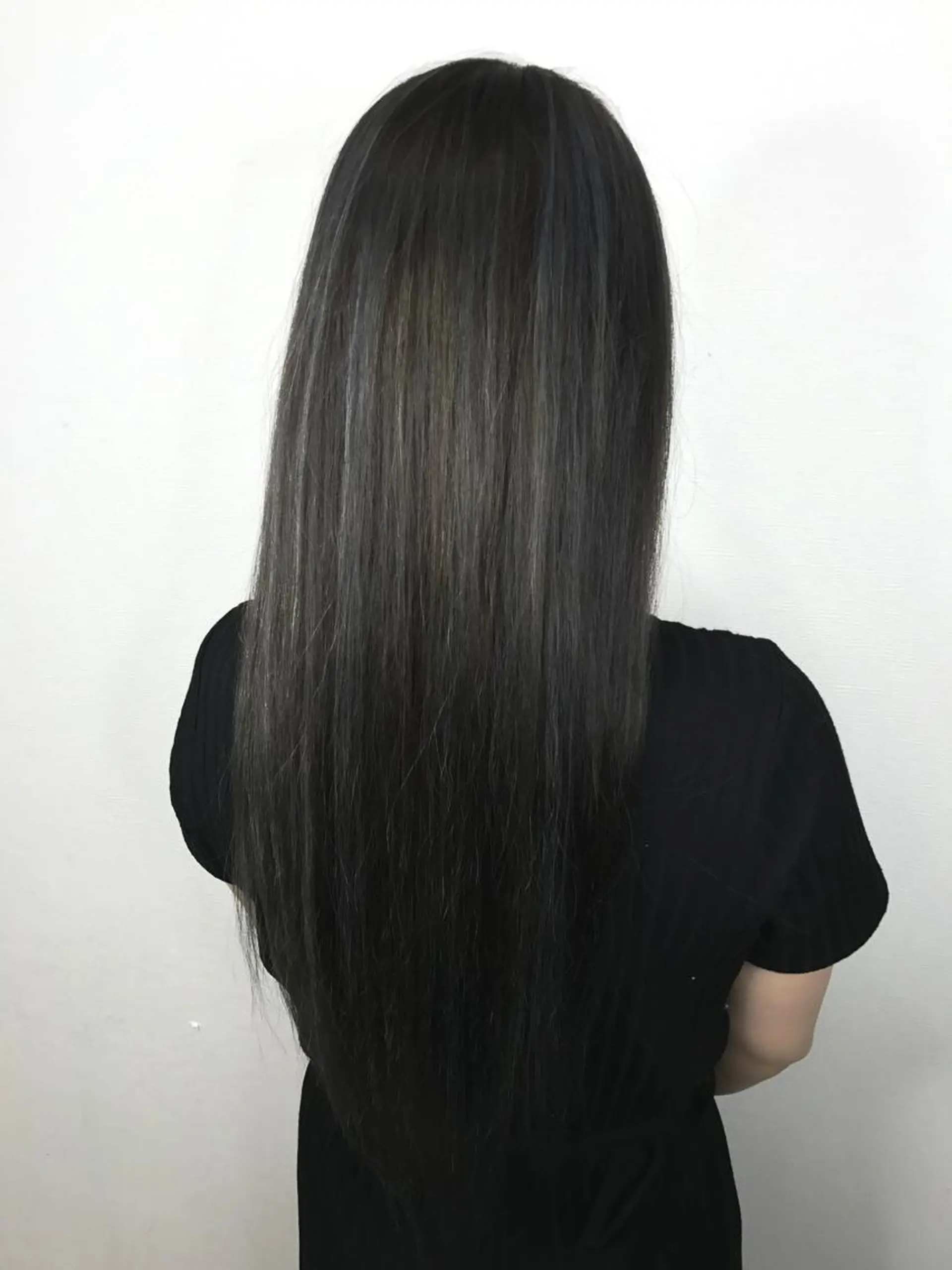 ロング 髪質改善 白髪ぼかし、髪質改善 富田隼仁のヘアスタイル