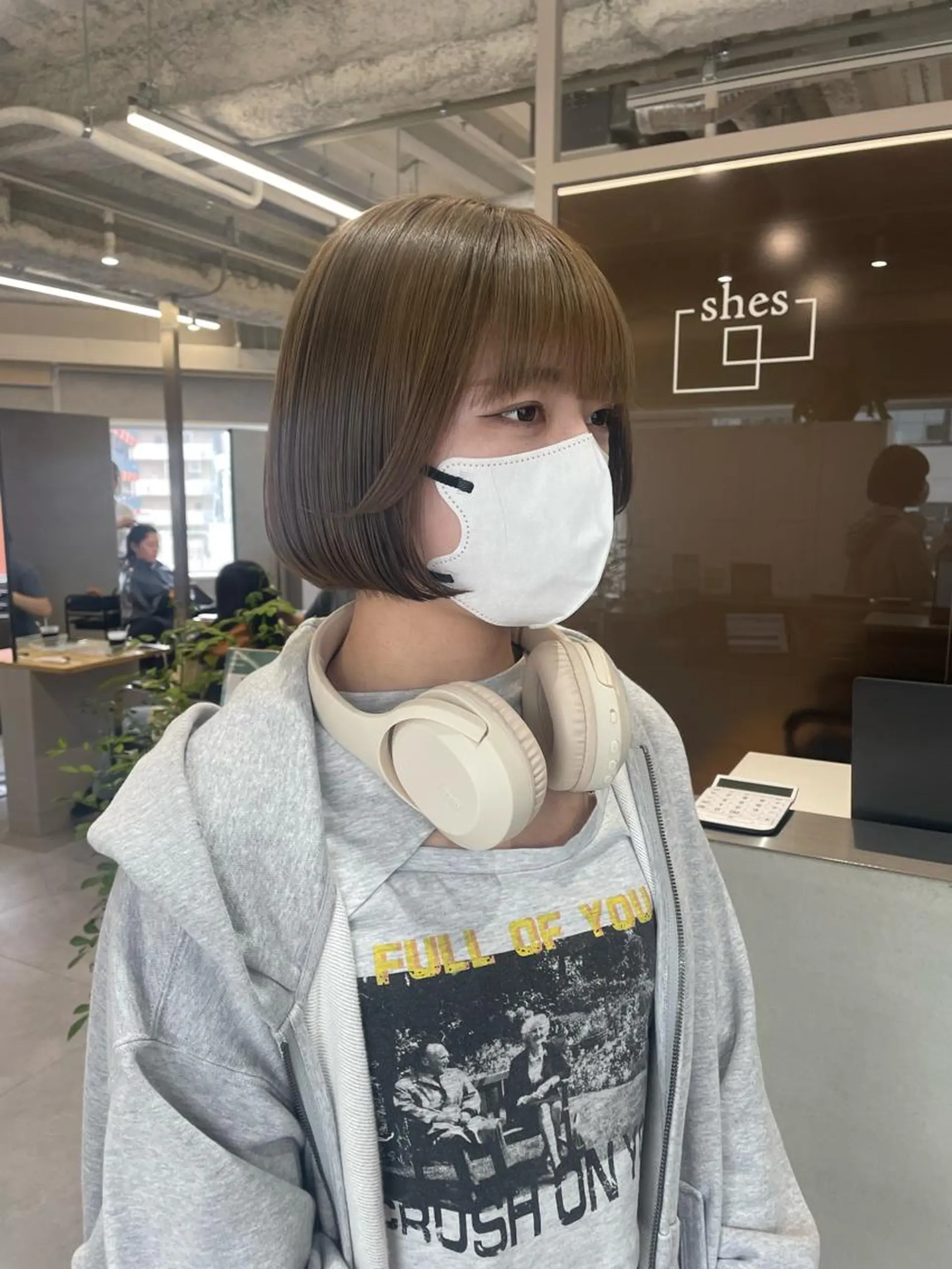 ミディアム カラー ハイトーンカラー ボブ yui/ layer cutのヘアスタイル