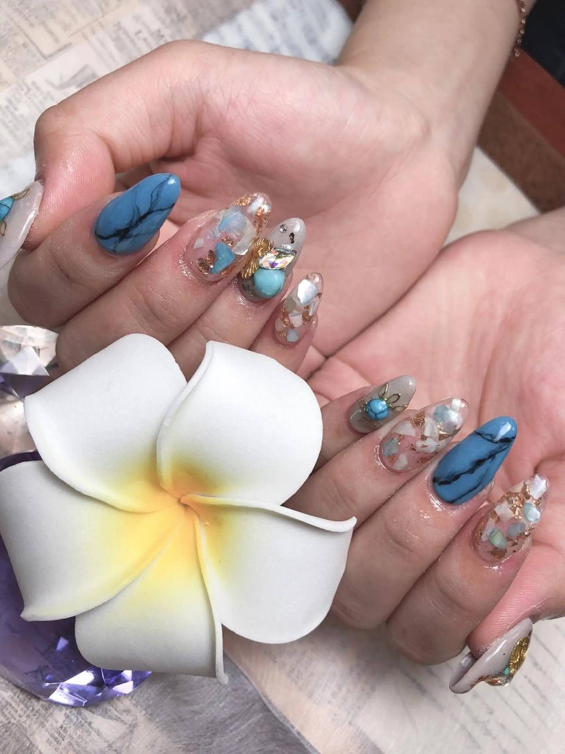 ミディアム ネイル アートネイル ストーンネイル ハンドネイル 《LB》ラブリエ Nail&eyeのマツエク・マツパデザイン