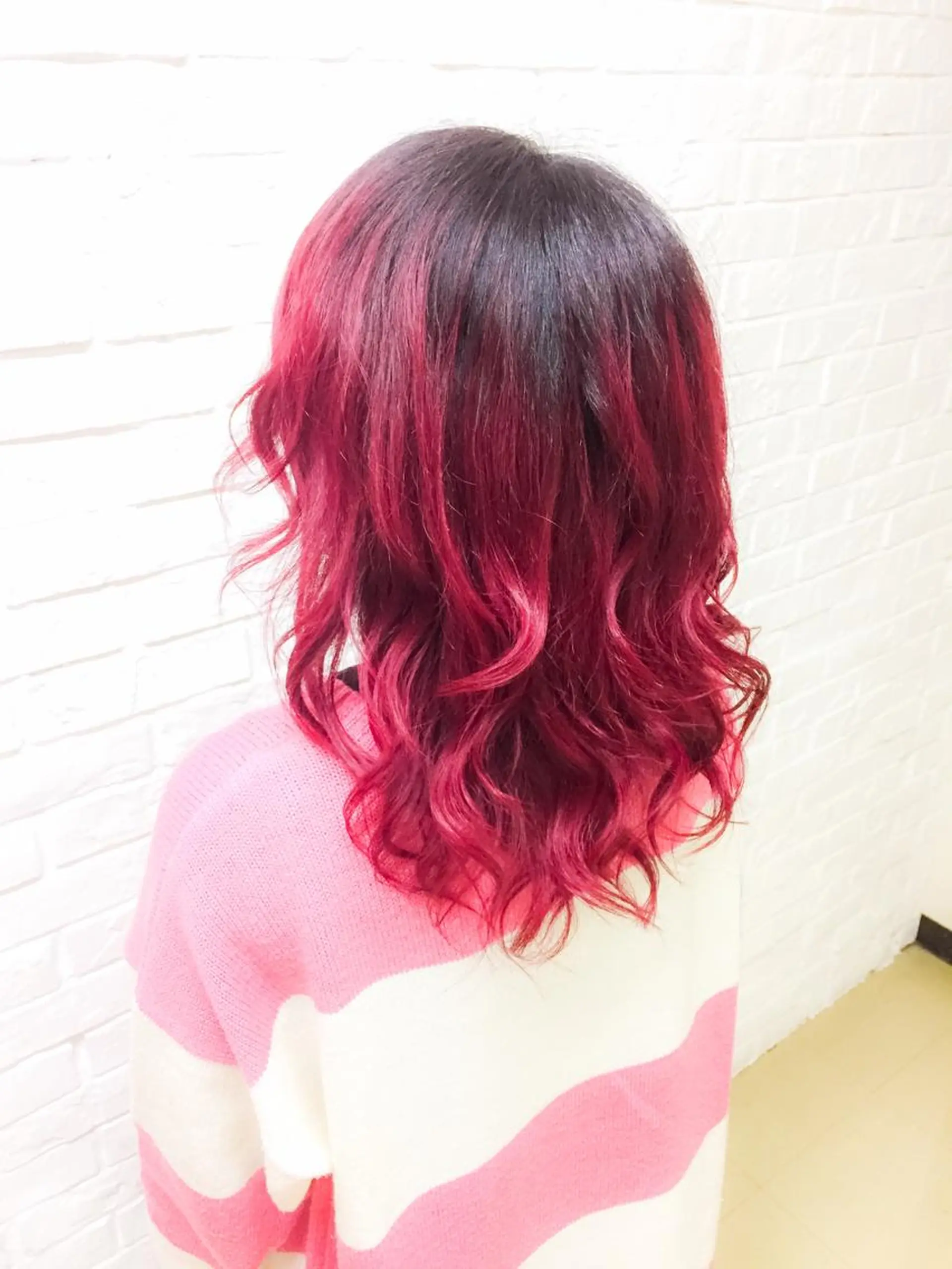 ミディアム セミロング カラー グラデーションカラー レッドカラー エクステリピート率 No.1 菊池　悠介のヘアスタイル