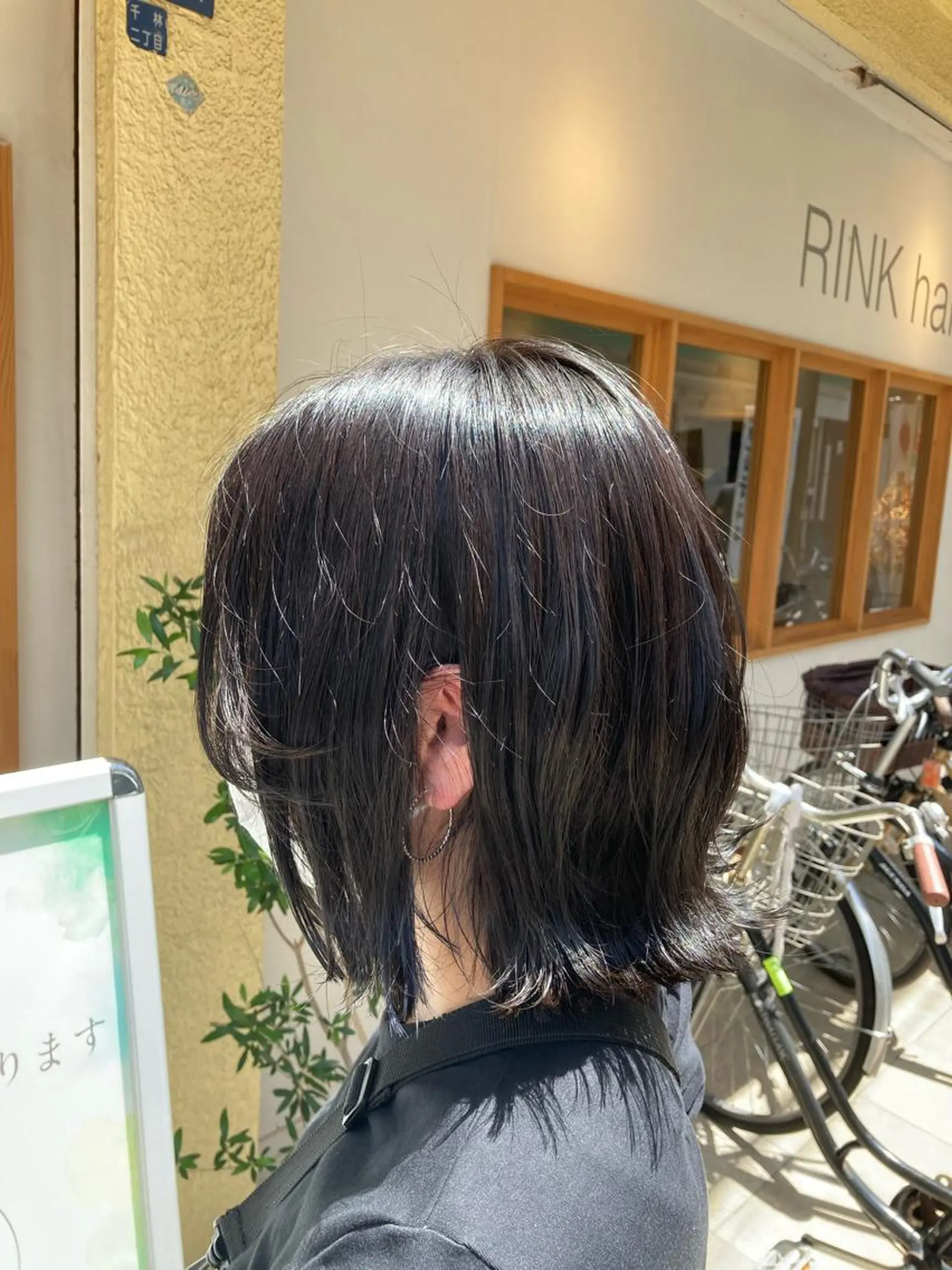 ミディアム カラー 黒髪 ブリーチ ブルーカラー ブルーブラック ブリーチなしカラー カット ヘアカラー トリートメント 【女性指名No.1】 西口直子のヘアスタイル