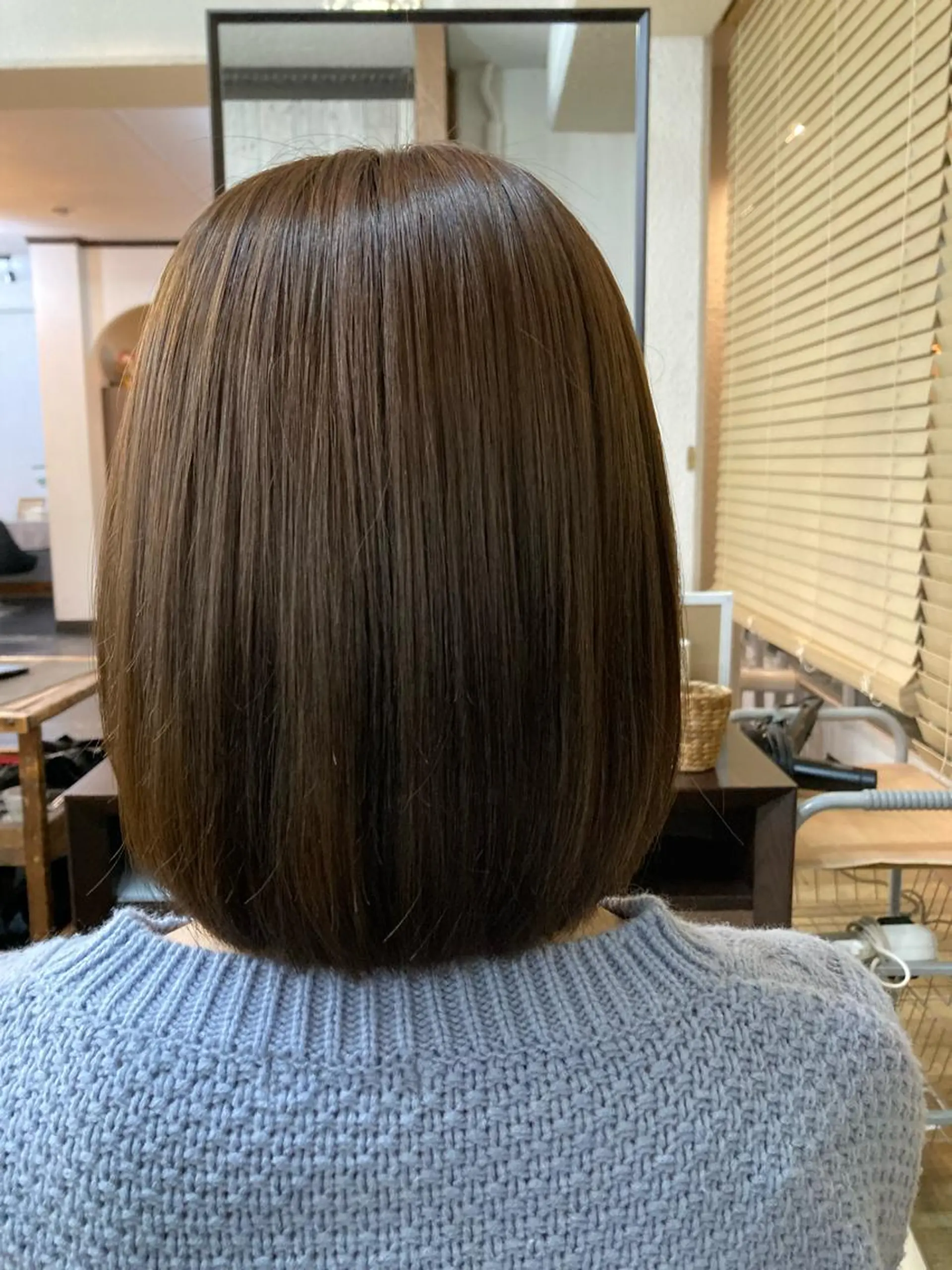 ミディアム カット 中山 ルミ子のヘアスタイル
