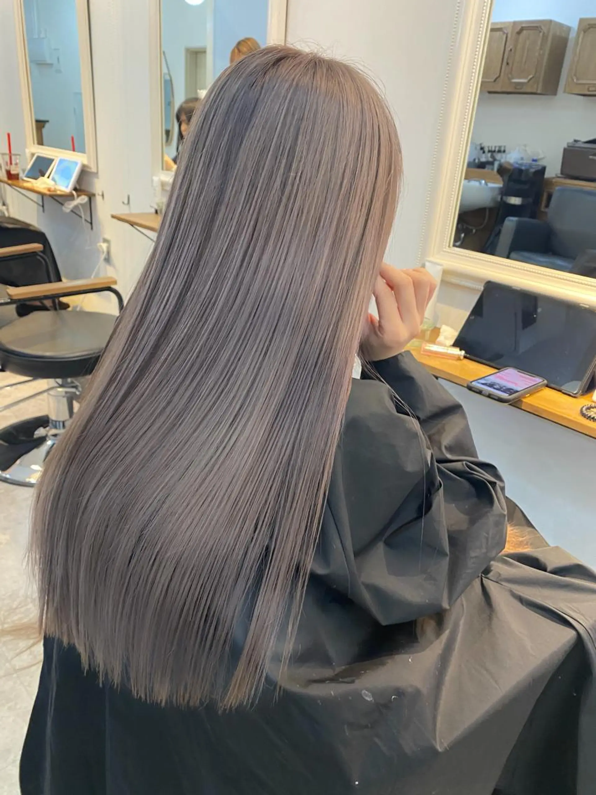 ロング カラー 顔周りレイヤー/韓国 ブリーチminamiのヘアスタイル