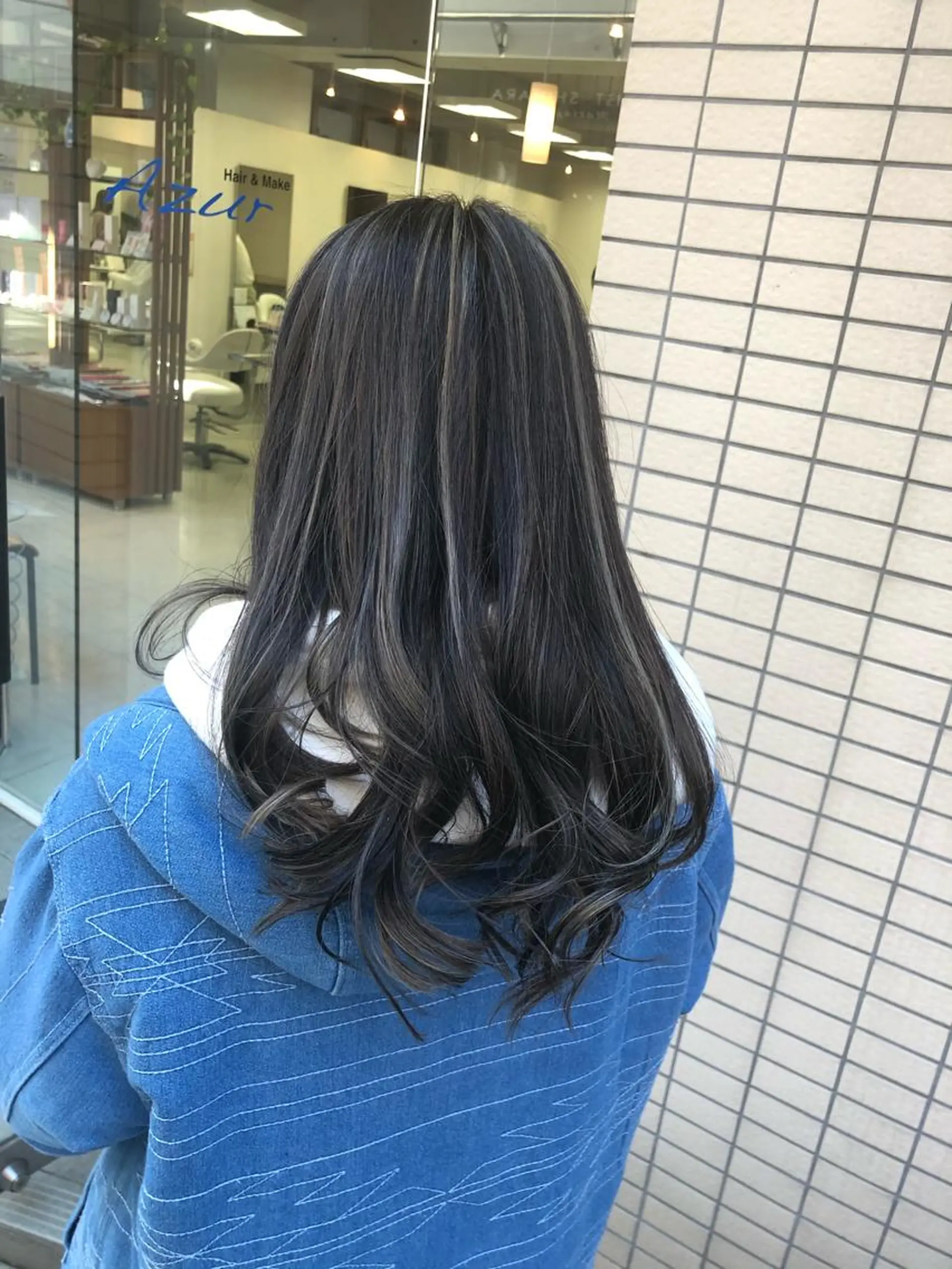 ロング ハイライト ヘアカラー 阿部 美咲のヘアスタイル