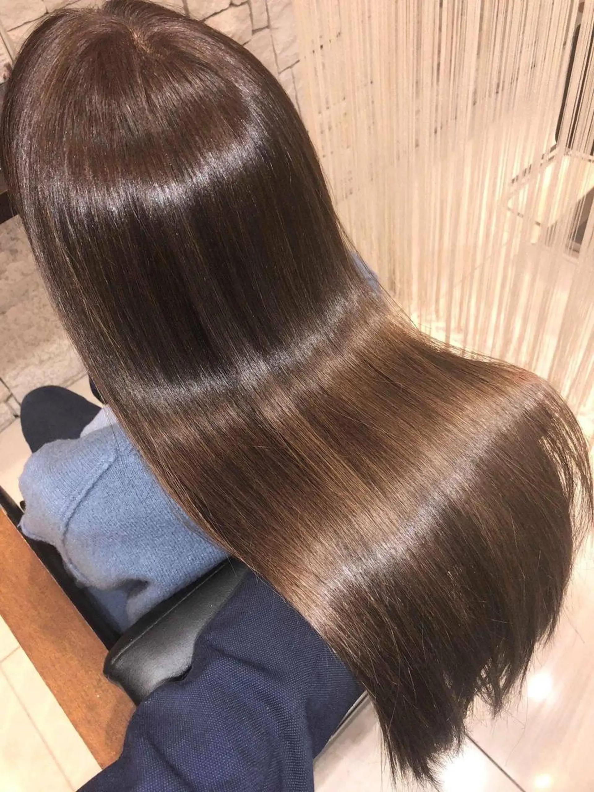 ロング カラー 岡田まみ🍒🤍 透明感カラーのヘアスタイル