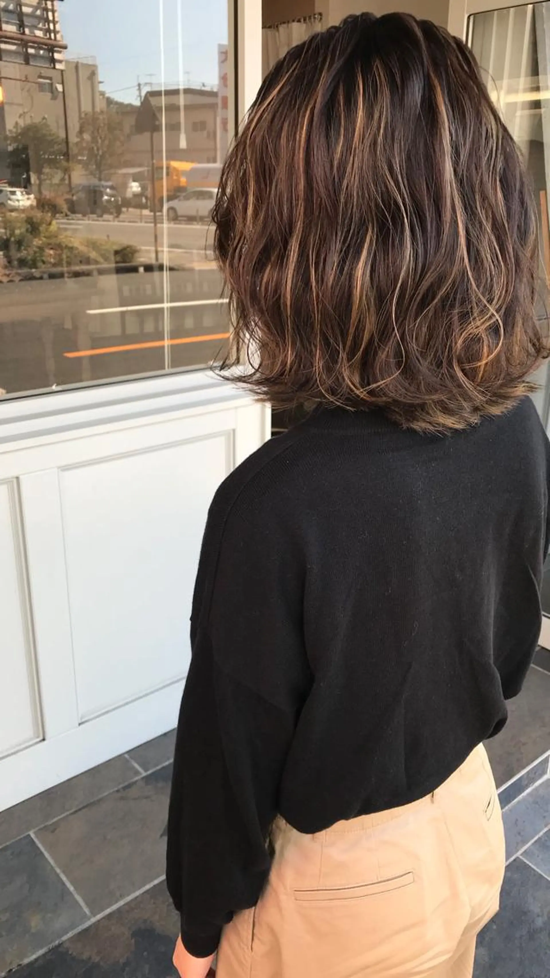 ミディアム カラー ヘアアレンジ ベージュカラー ブリーチ グラデーションカラー ハイライトカラー ハイライト Mariana/ 鶴原-ハイライトのヘアスタイル