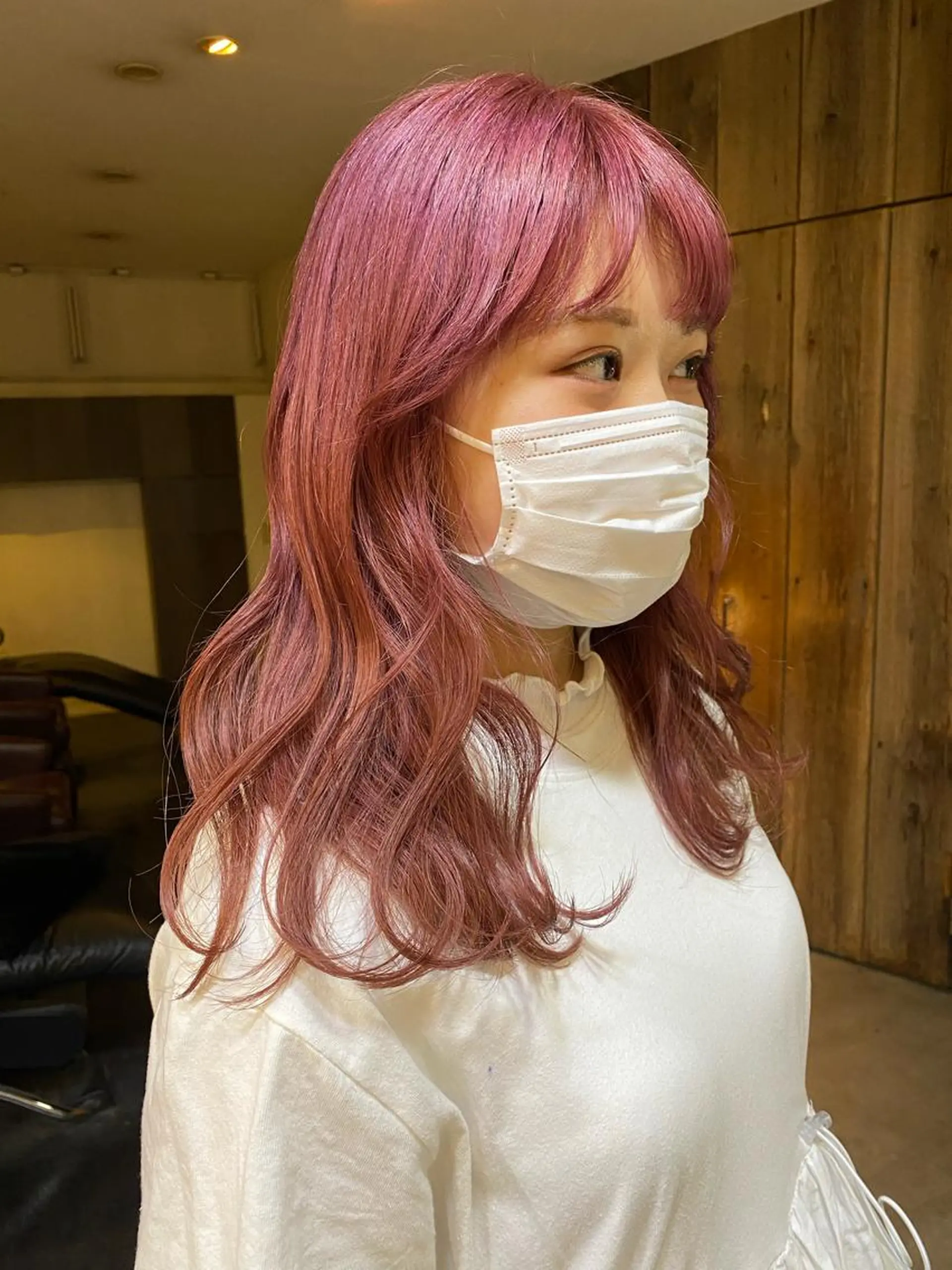 セミロング カラー パーマ ヘアアレンジ メンズ キッズ ネイル mana 暖色カラーカットのヘアスタイル