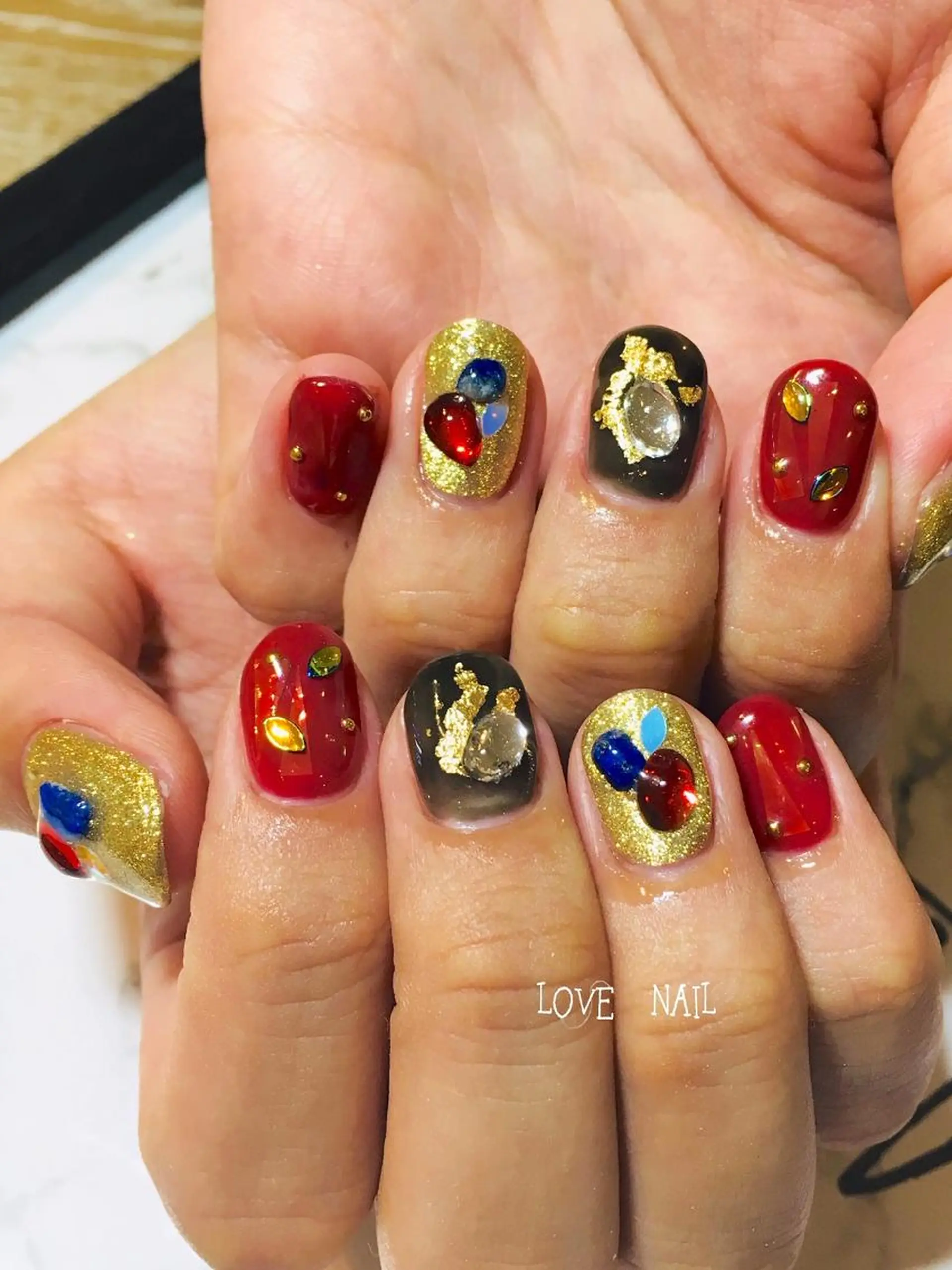 ネイル 成人式 持ち込み ハンドネイル LOVE NAIL 💕Sonoのネイルデザイン