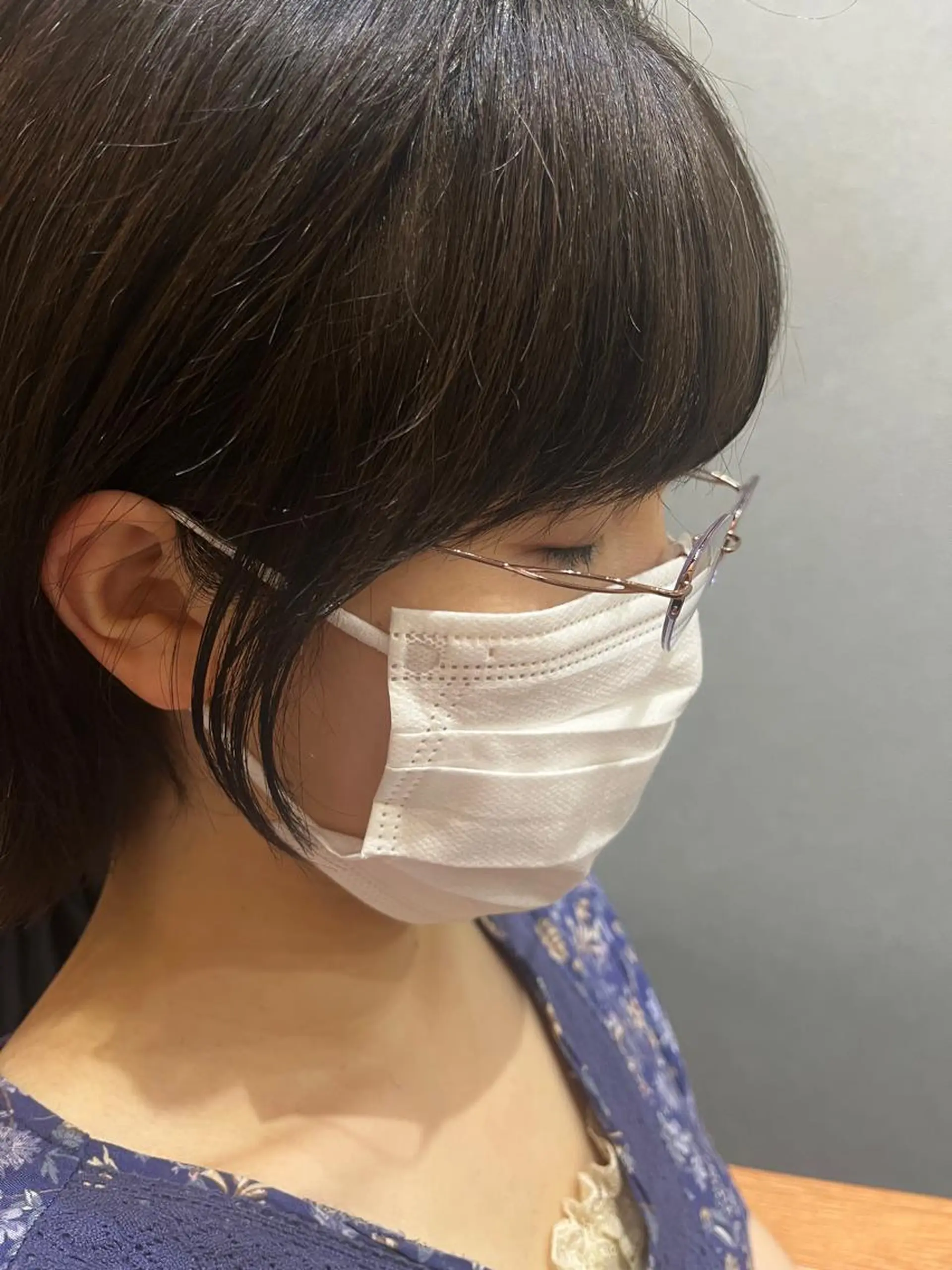 ミディアム カラー パーマ ヘアアレンジ メンズ キッズ ネイル マツエク・マツパ アイブロウ ミディアムパーマ メンズパーマ ブラウンカラー ケアカラー 透明感カラー 久木原 ゆりのヘアスタイル