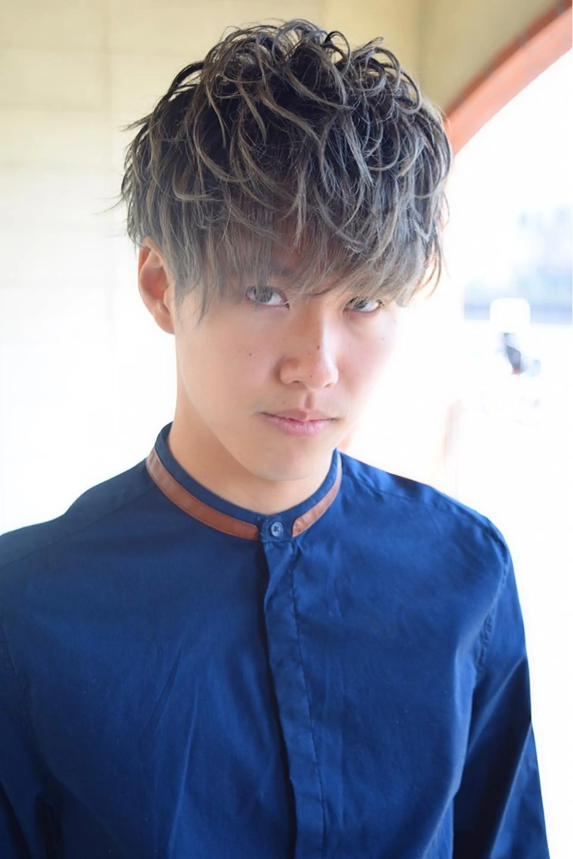 メンズ メンズブリーチ イシイ リョウヘイのヘアスタイル