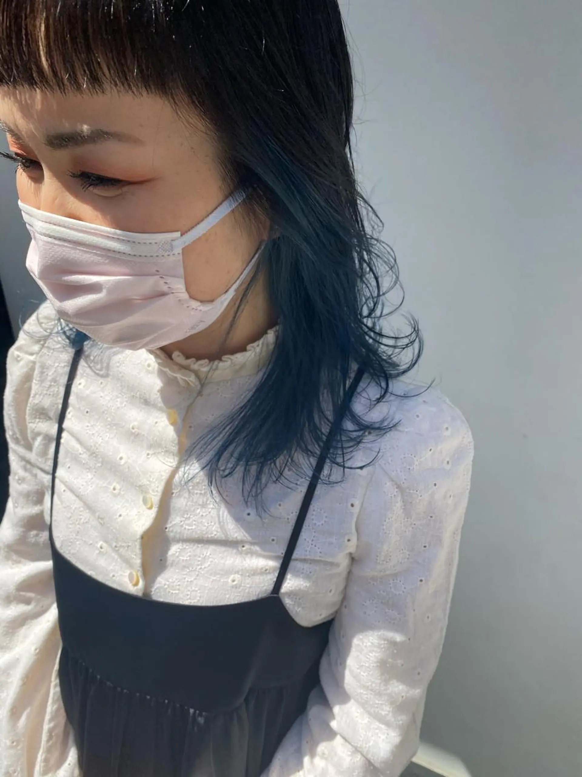 セミロング カラー ブルーカラー tonari 梅田、中崎町のヘアスタイル