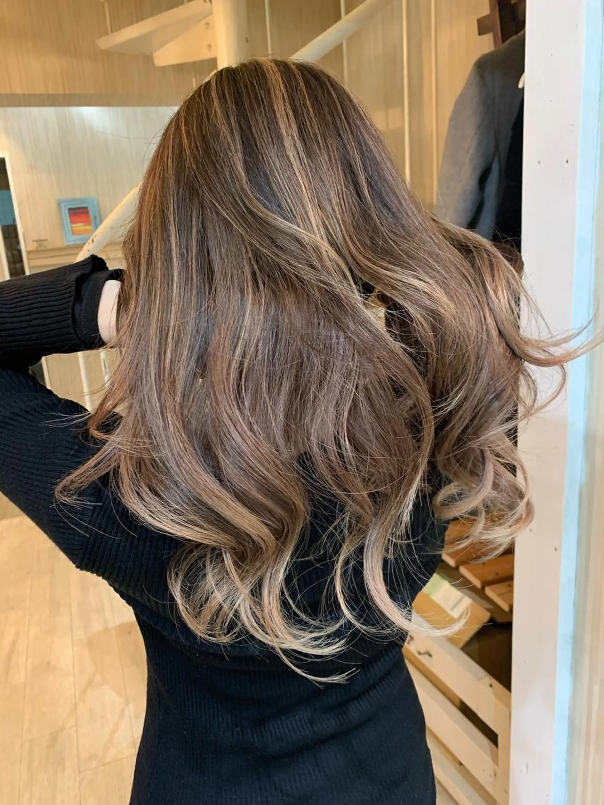 セミロング カラー パーマ ヘアアレンジ バレイヤージュ レイヤーカット ヘアカラー nico 原宿所属・nico【代表】 市川 拓也のヘアスタイル