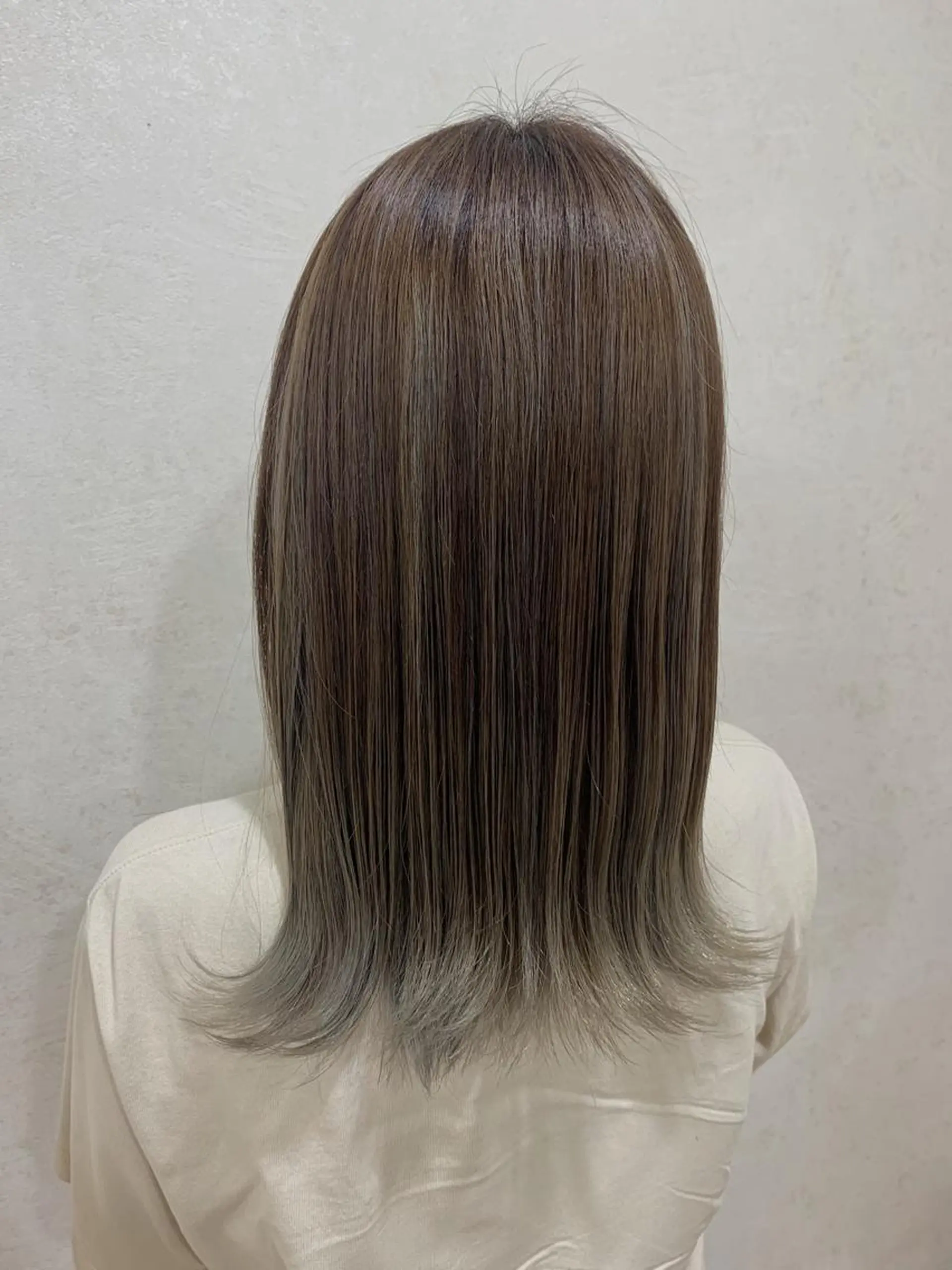 ミディアム カラー グレージュ オリーブグレージュ オリーブグレー 🌼Crellu杉山 真心🌼のヘアスタイル