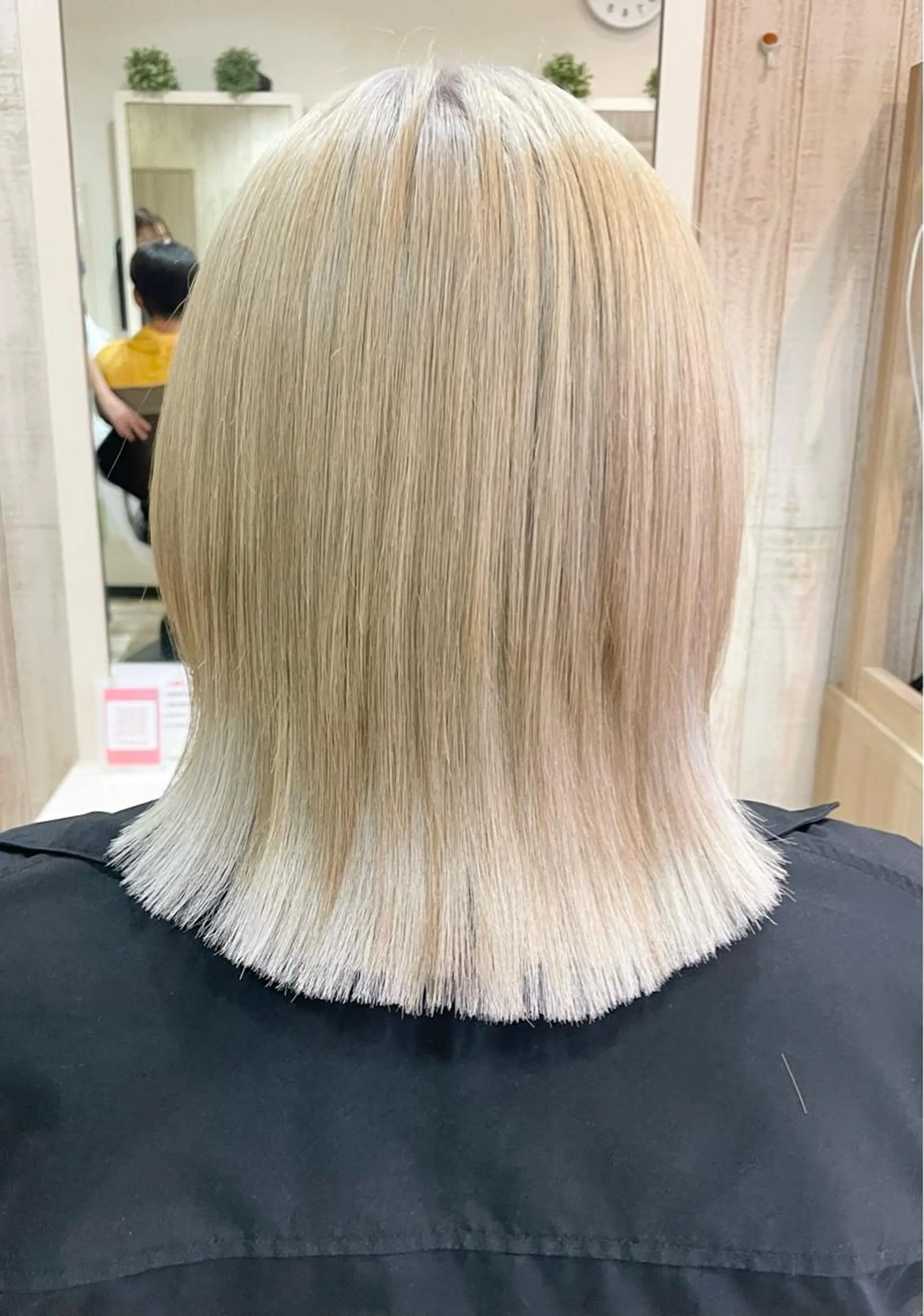 ミディアム カラー 🌈派手髪ハイトーン 🌈鈴木亮太🌈のヘアスタイル