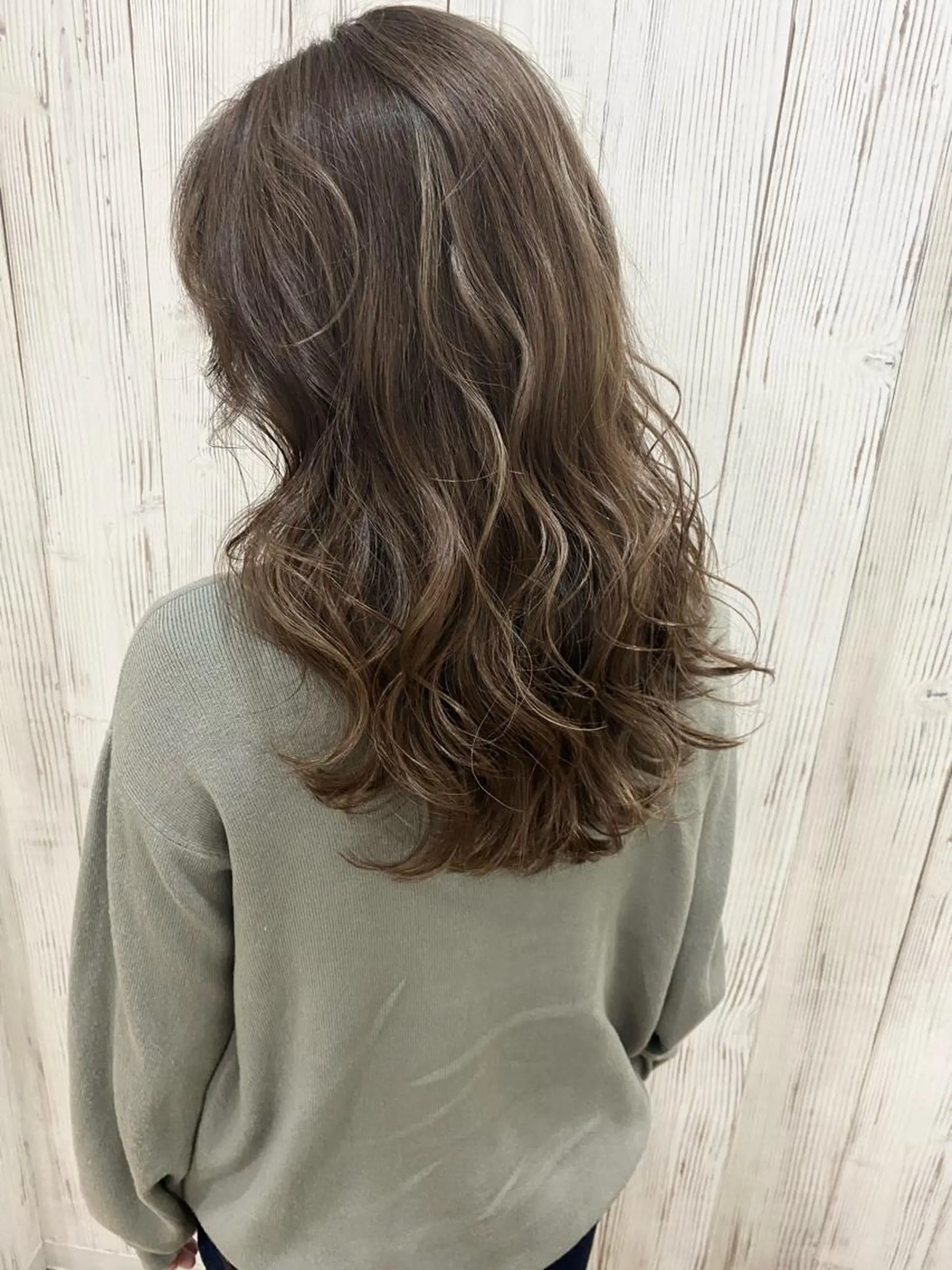 ロング カラー ヘアアレンジ ネイル マツエク・マツパ アディクシーカラー ブリーチ 透明感カラー エドルカラー ハイライトカラー カット ヘアカラー 夜23時まで予約🉑 reverieあきらのヘアスタイル