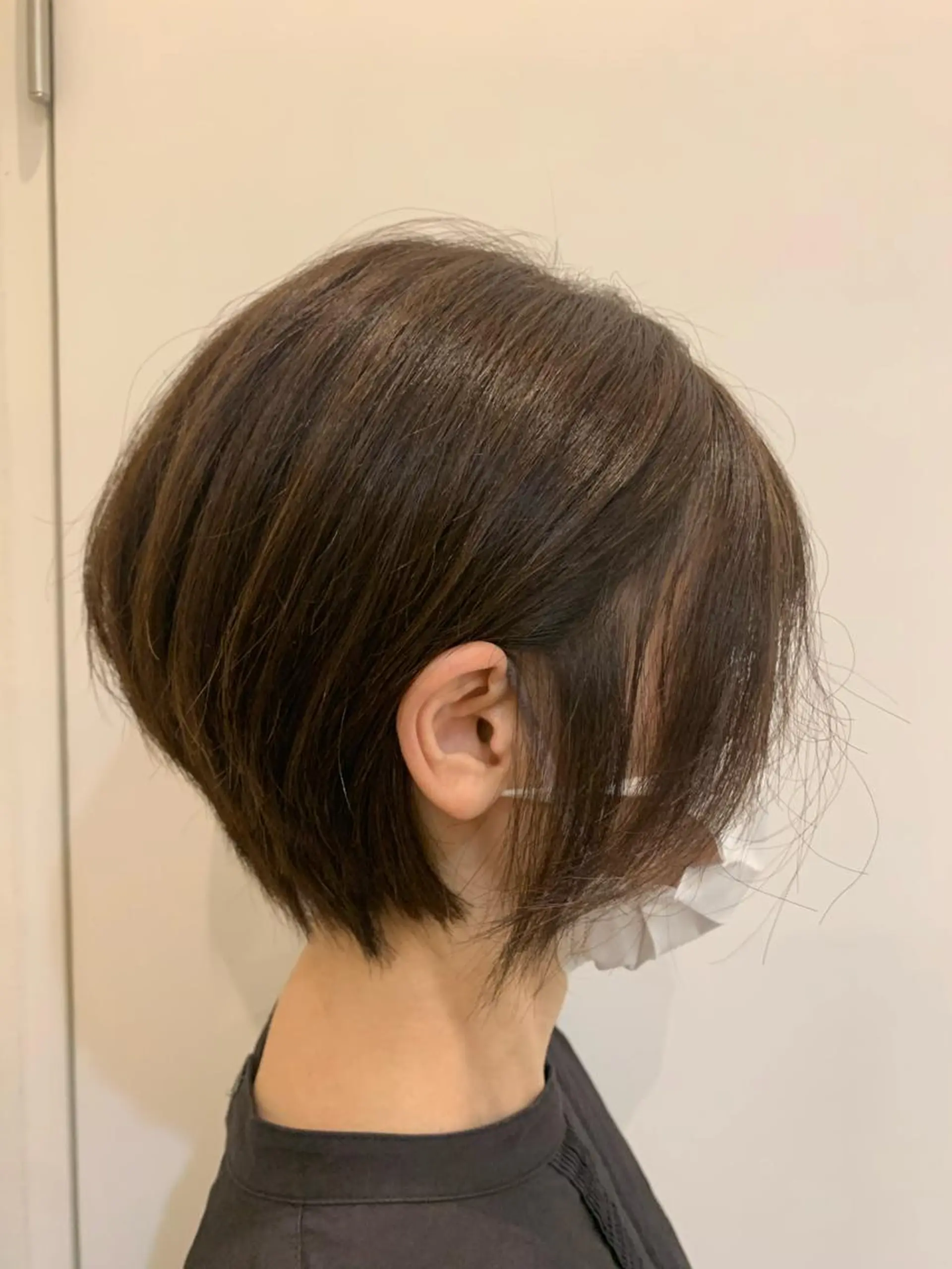 ショート カラー ハイライトカラー イルミナカラー ハイライト カット ヘアカラー トリートメント 若狭 彩花のヘアスタイル