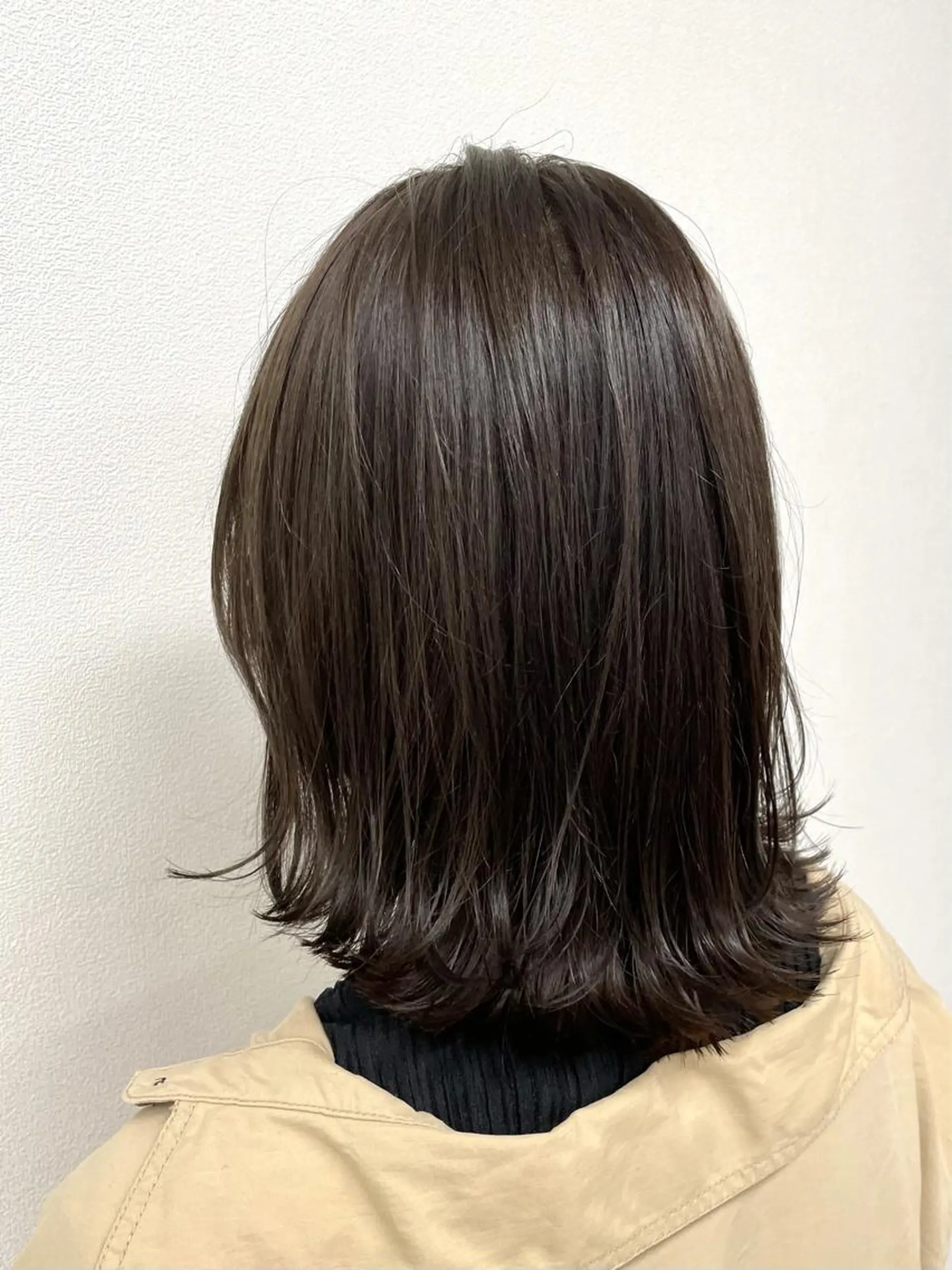 ミディアム 小林 愛花のヘアスタイル