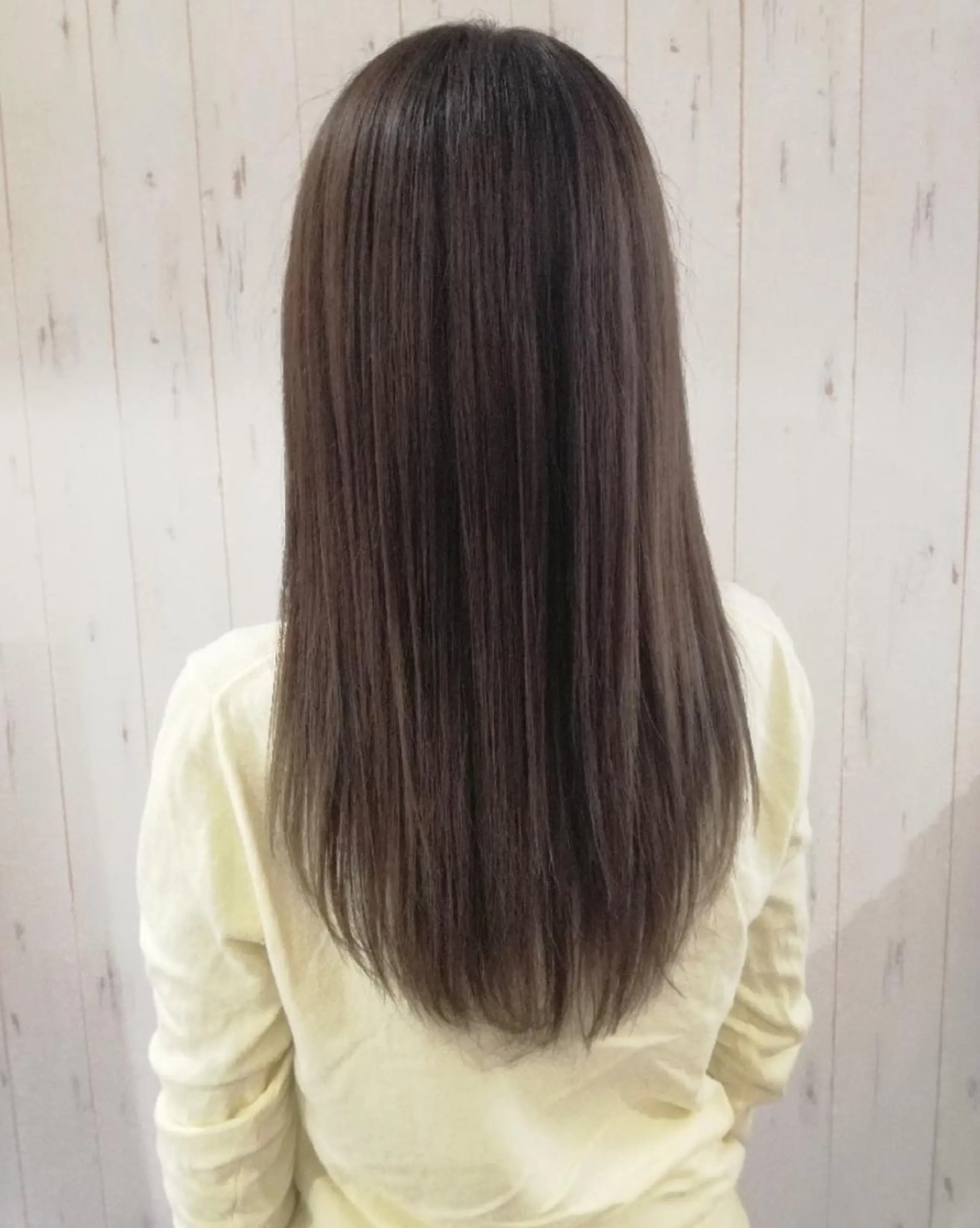 ロング カラー ベージュカラー 西川 敏夫のヘアスタイル