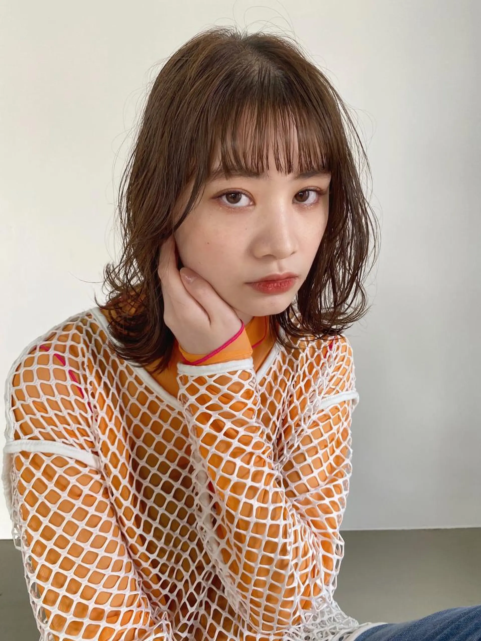 ミディアム パーマ カラー アディクシーカラー ブリーチ ブロンド ブルーカラー ハイライトカラー カット ヘアカラー トリートメント CEINE＋ officialのヘアスタイル