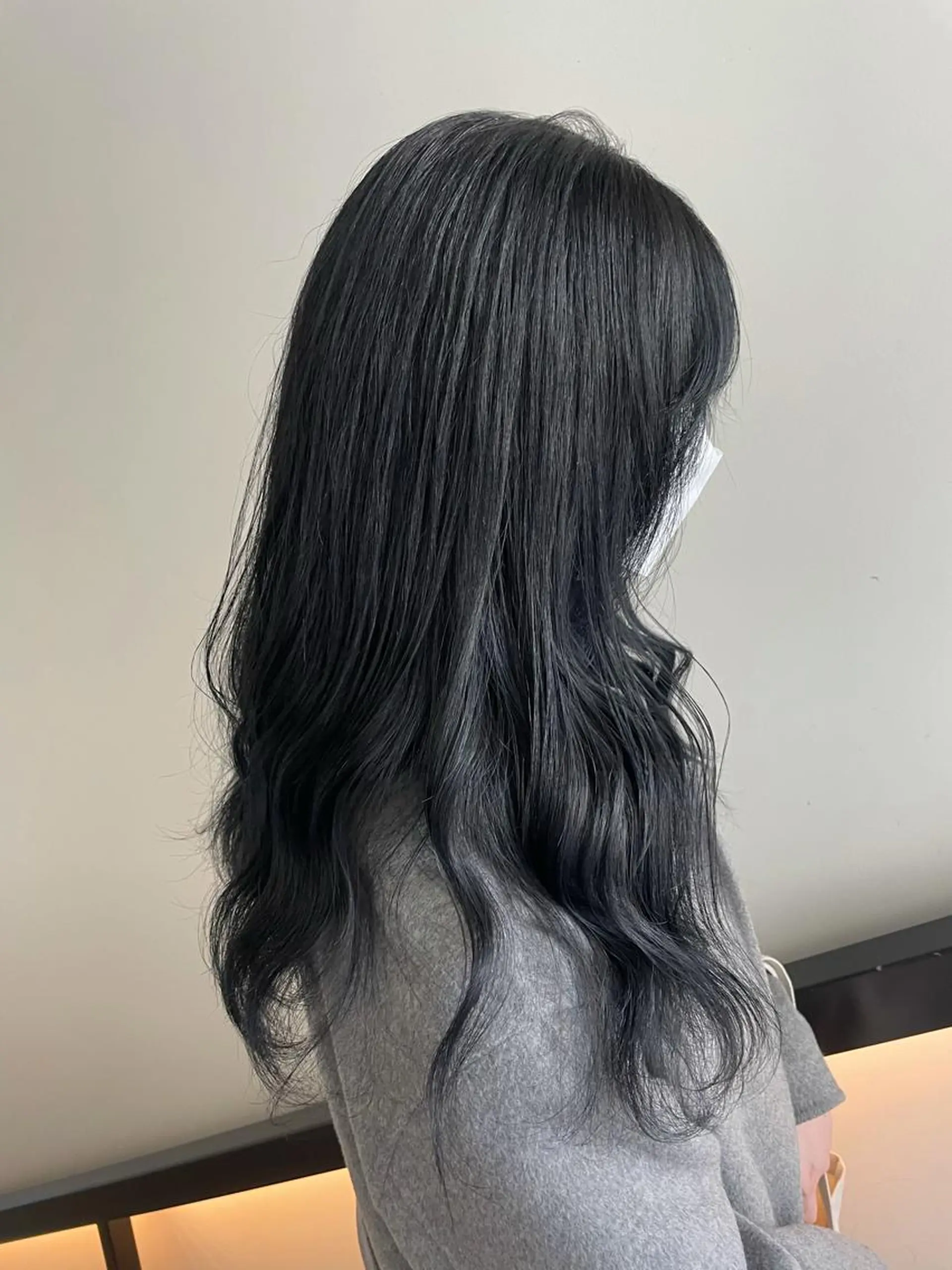 カラー 黒髪 ブルーカラー ブルーブラック ヘアカラー 🎀ボブ＋ハイトーン シュカ👶🏻のヘアスタイル