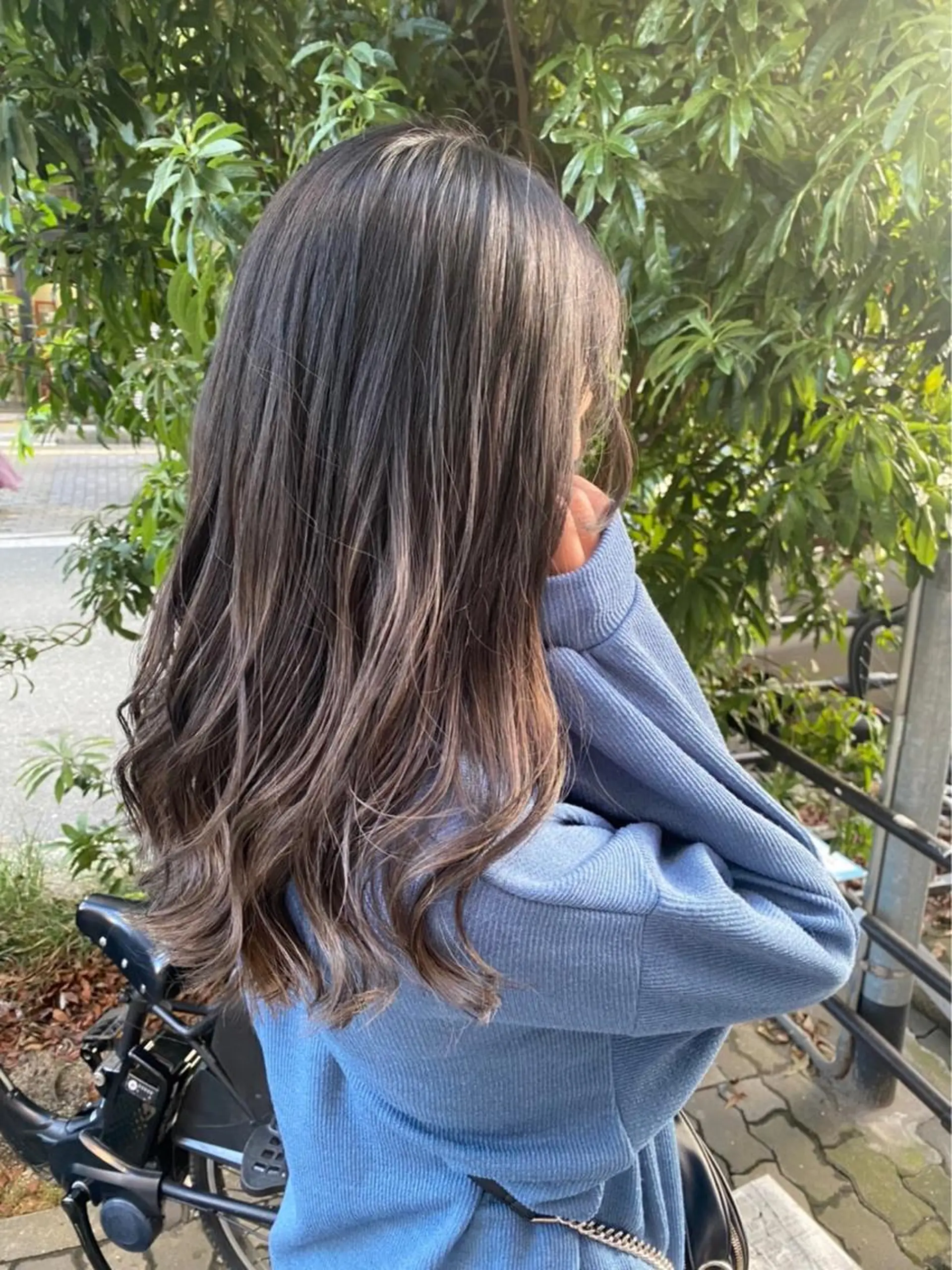 セミロング カラー ヘアアレンジ ブリーチ グレージュ 髪質改善/ ツヤ髪カラー/高井のヘアスタイル