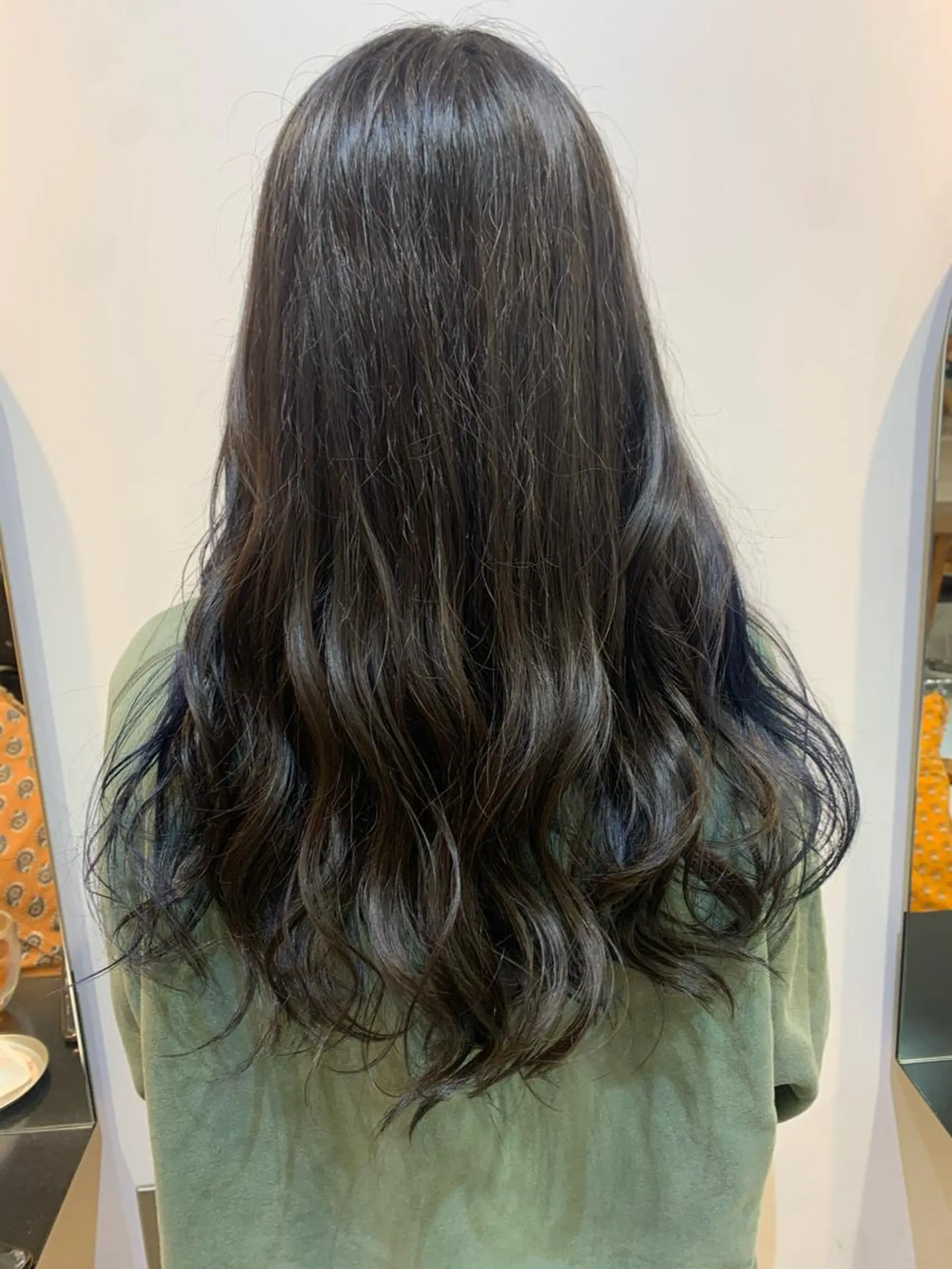 ロング カラー ブリーチ グレージュ カーキグレージュ ブリーチなしカラー ヘアカラー 中目黒🌼 🌼ハナのヘアスタイル