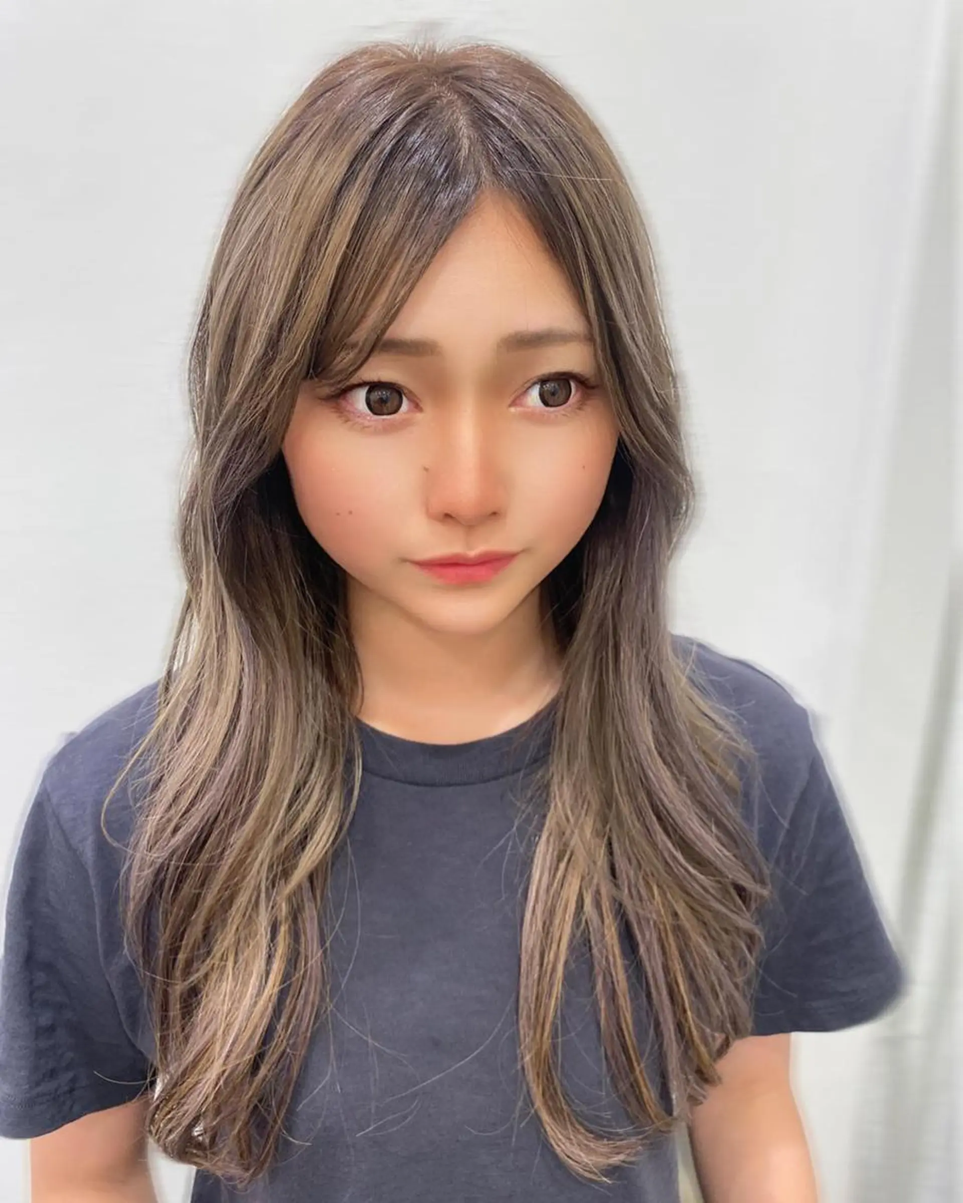 ロング カラー 編み込みエクステ シールエクステ アッシュ ベージュカラー グレージュ UNDER vr 【アンダーバー】のヘアスタイル