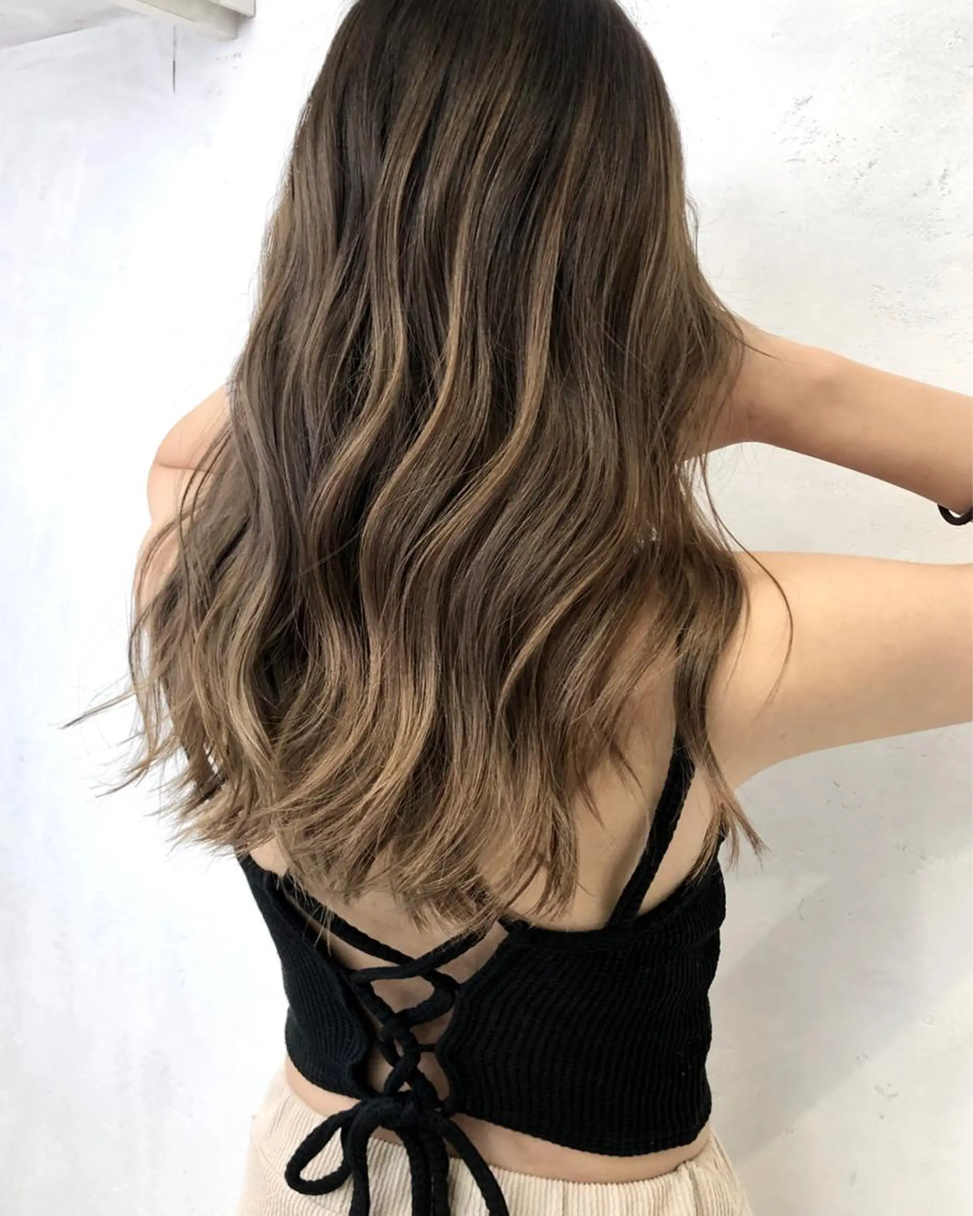 セミロング SALOWIN  原宿ash所属・タナカ タクヤのヘアスタイル