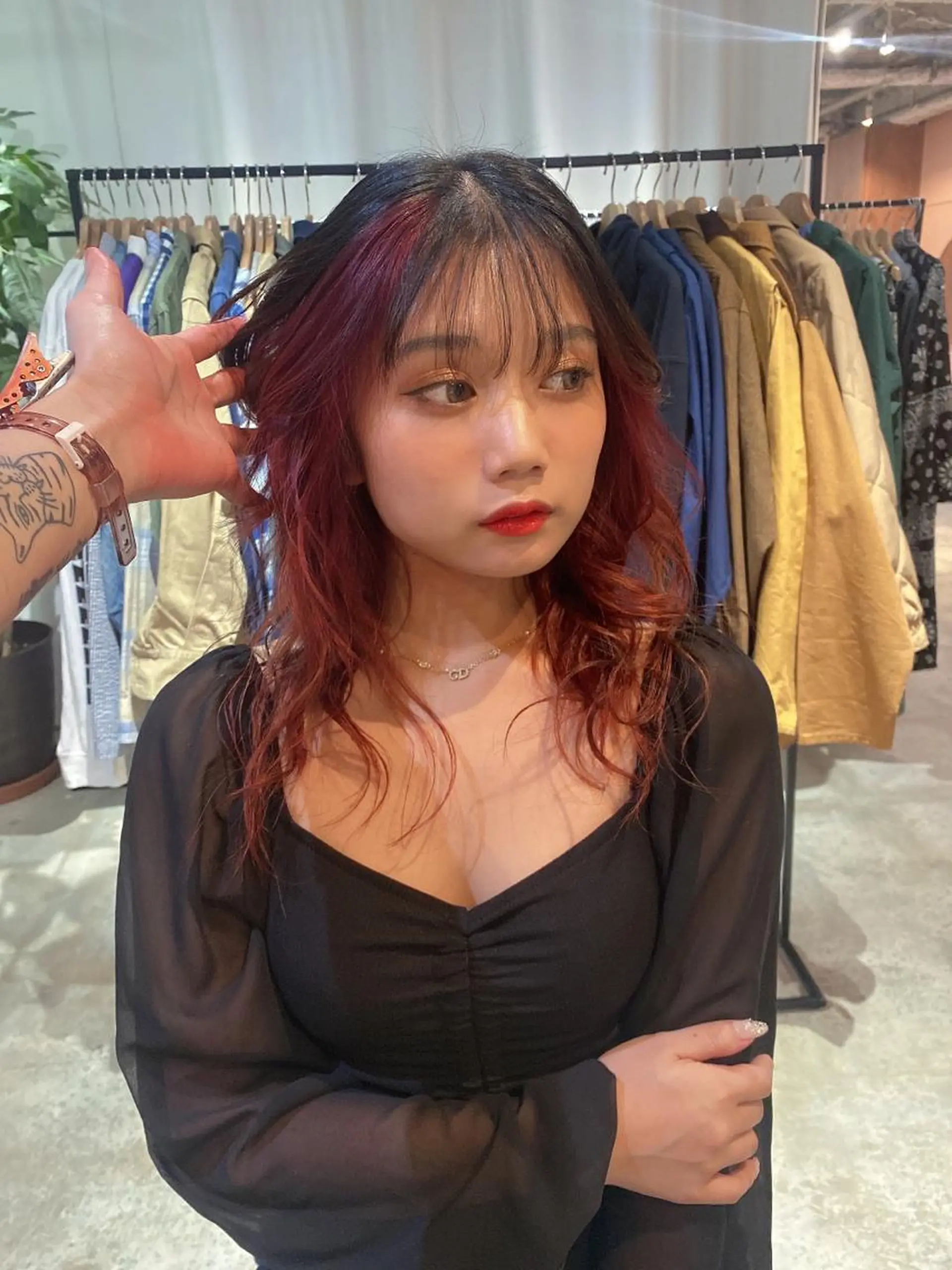 セミロング カラー インナーカラー ♡レイヤーカット れお♡のヘアスタイル